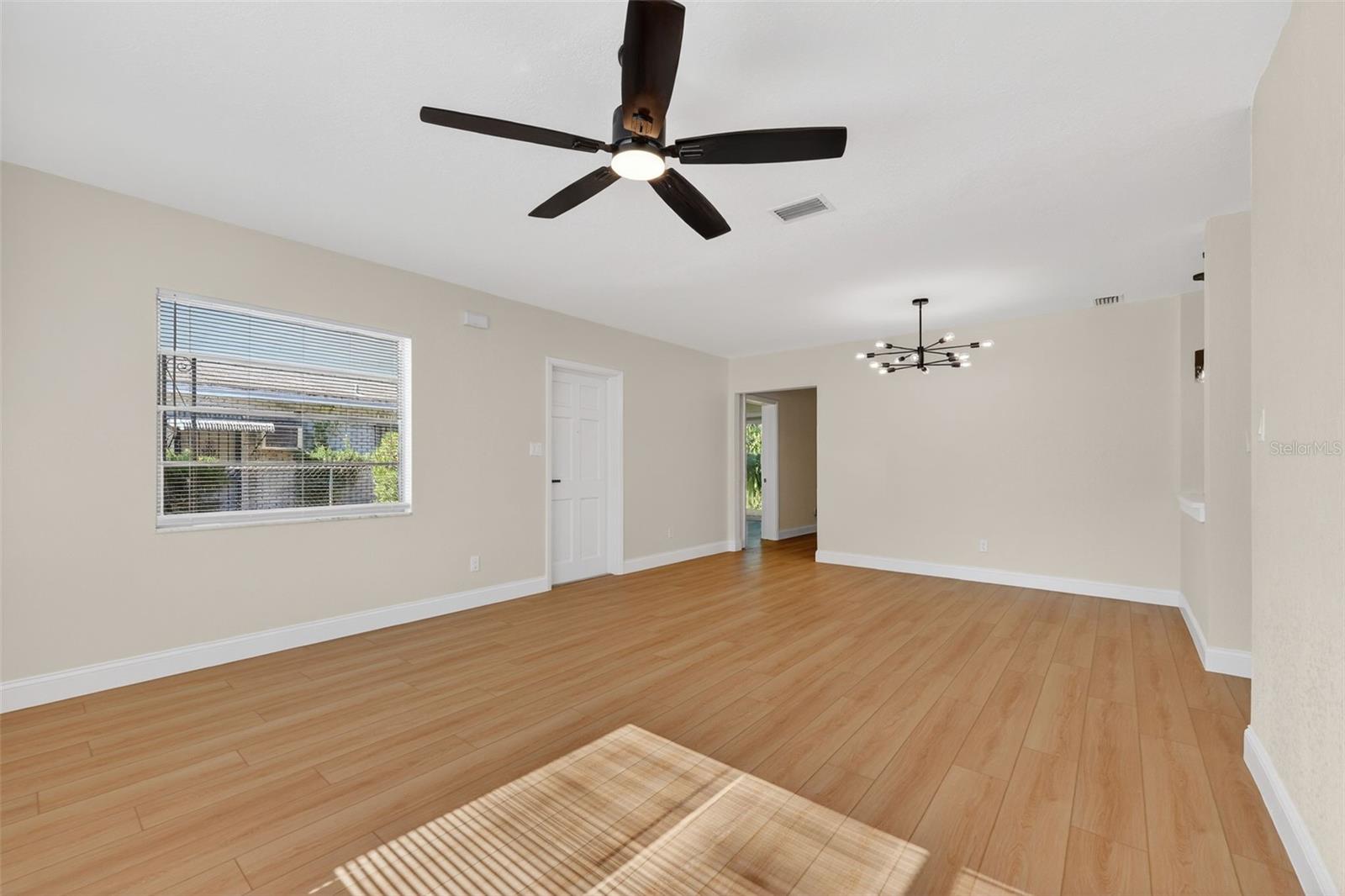 Image 6 of 22 For 5008 Cluster Avenue