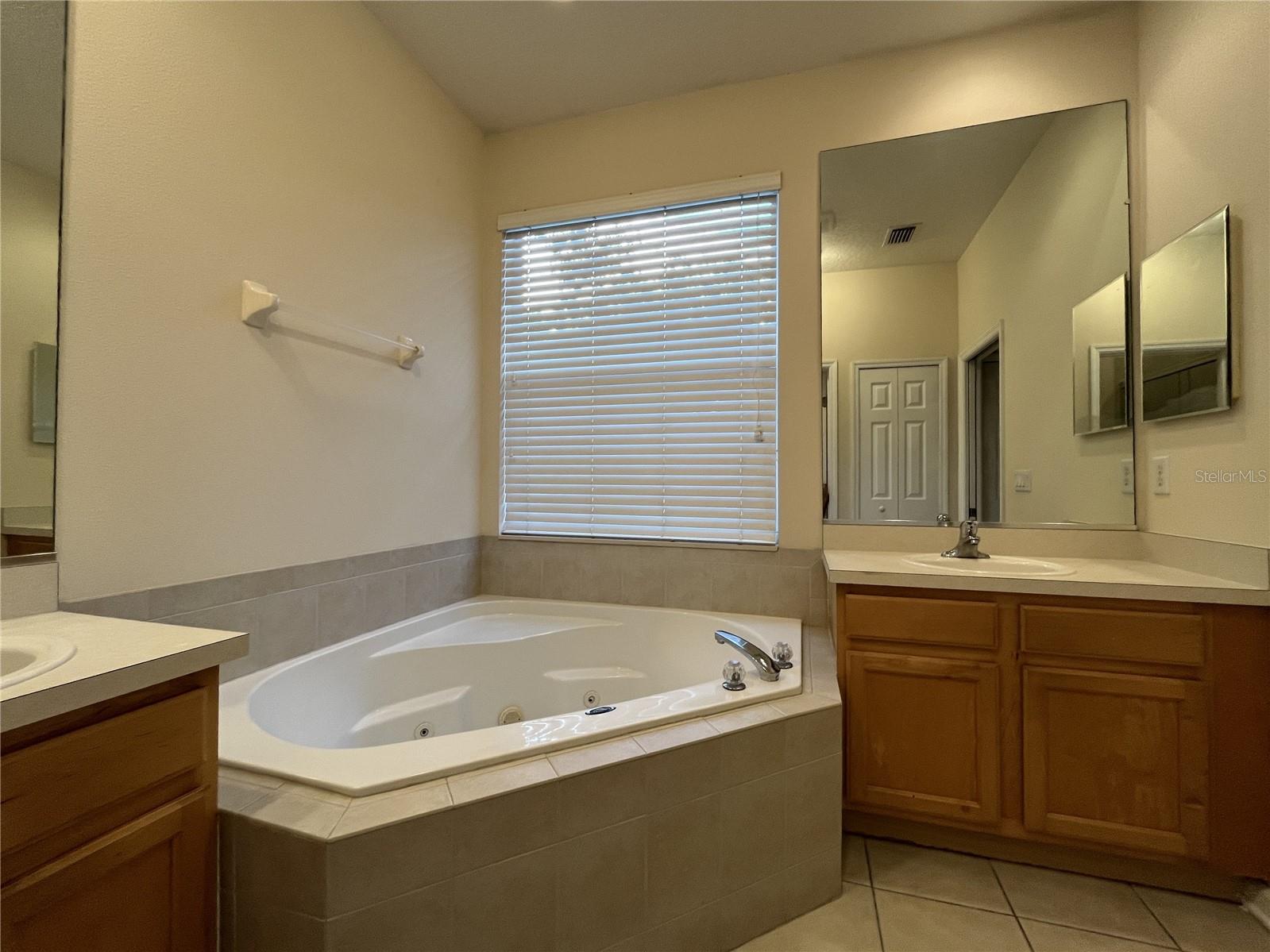 Image 17 of 46 For 2923 Sweetspire Circle