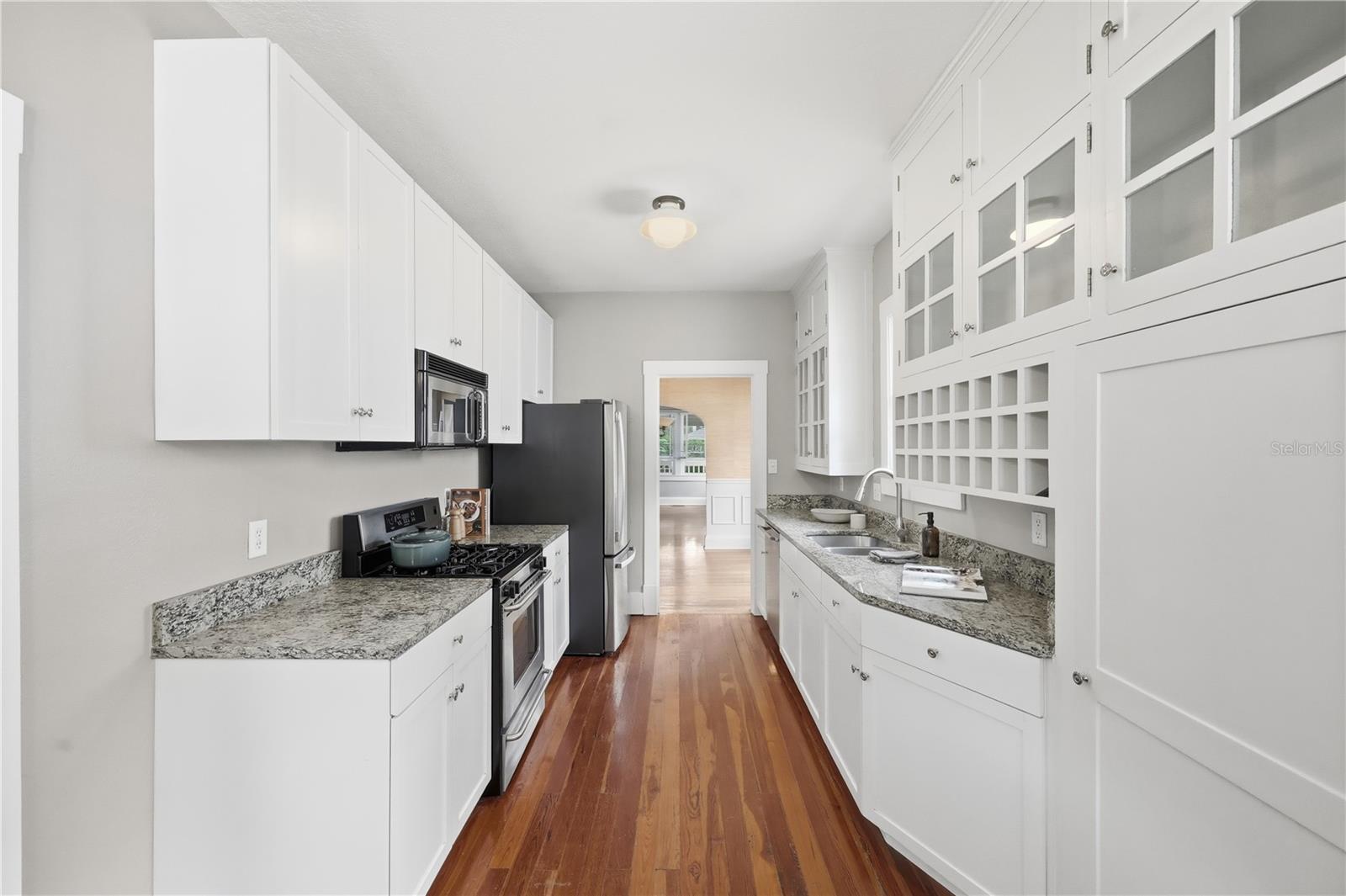 Image 12 of 32 For 1213 Delaney Avenue