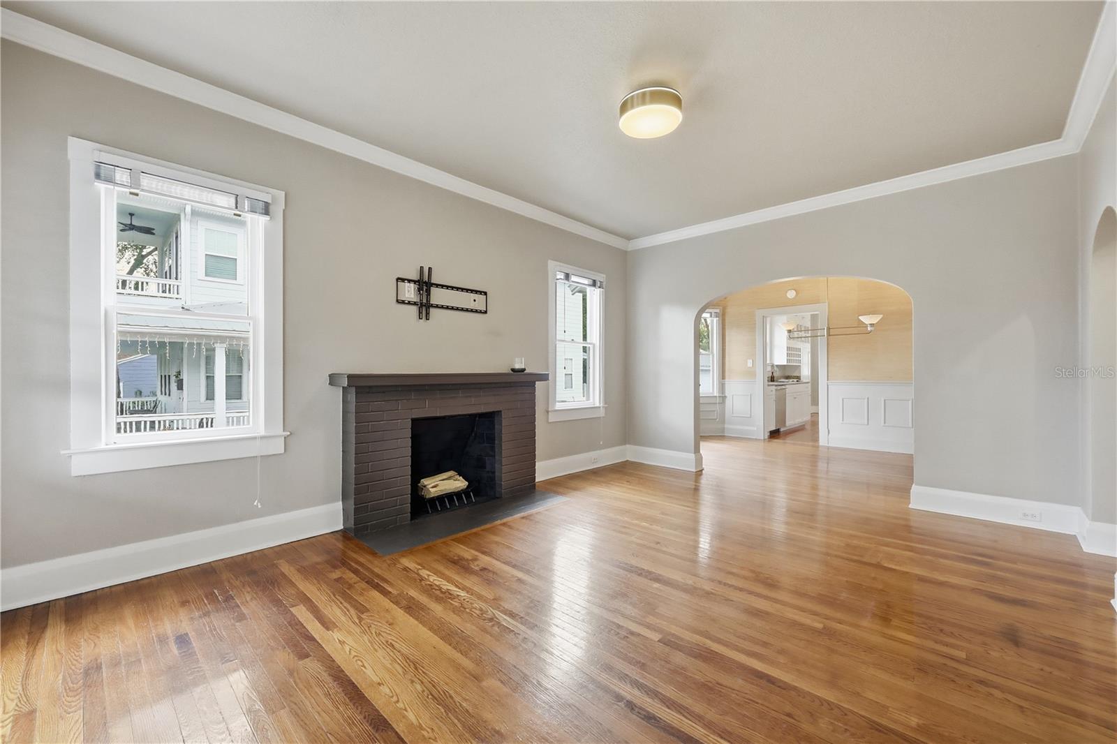 Image 7 of 32 For 1213 Delaney Avenue