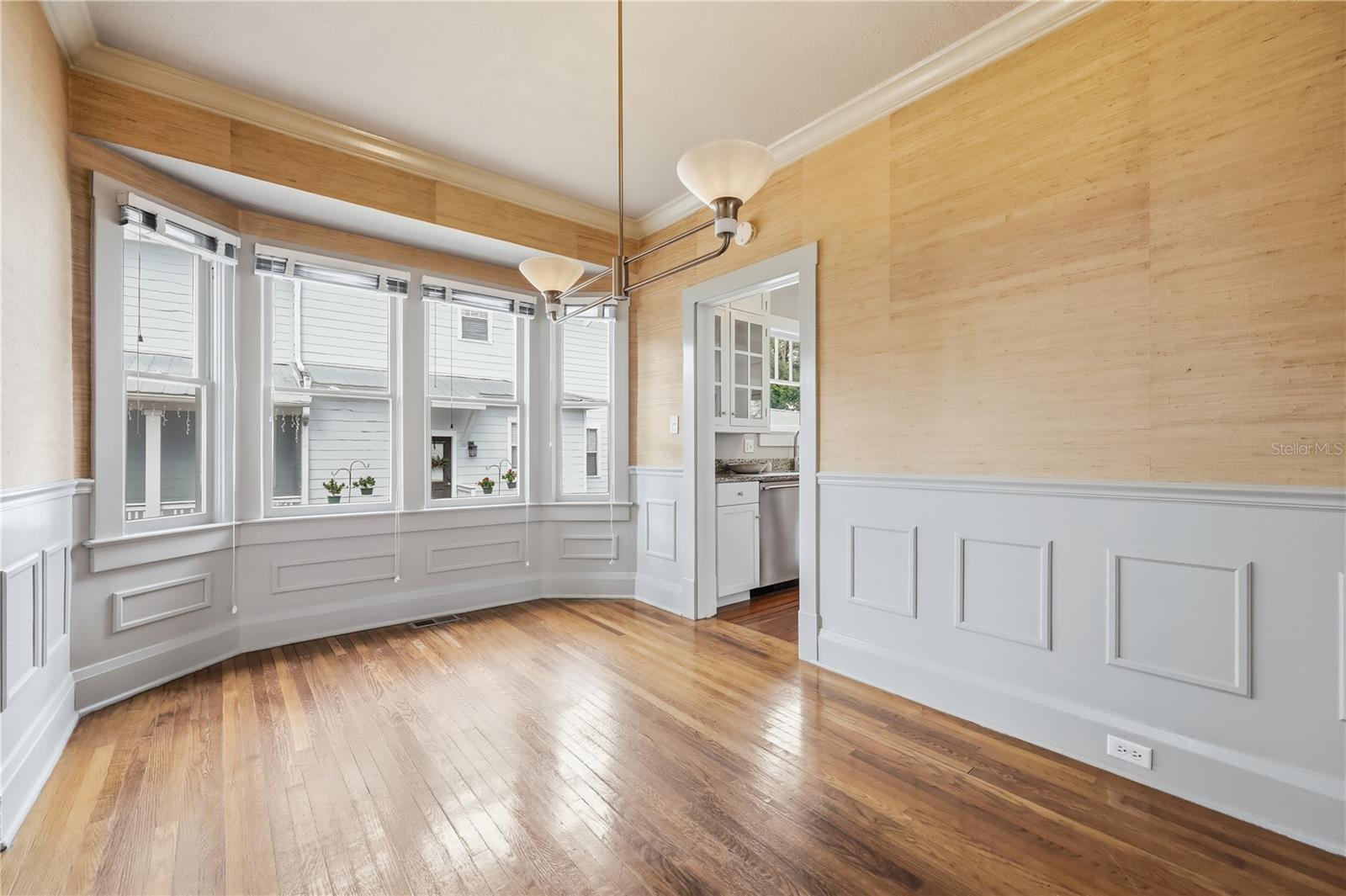 Image 9 of 32 For 1213 Delaney Avenue