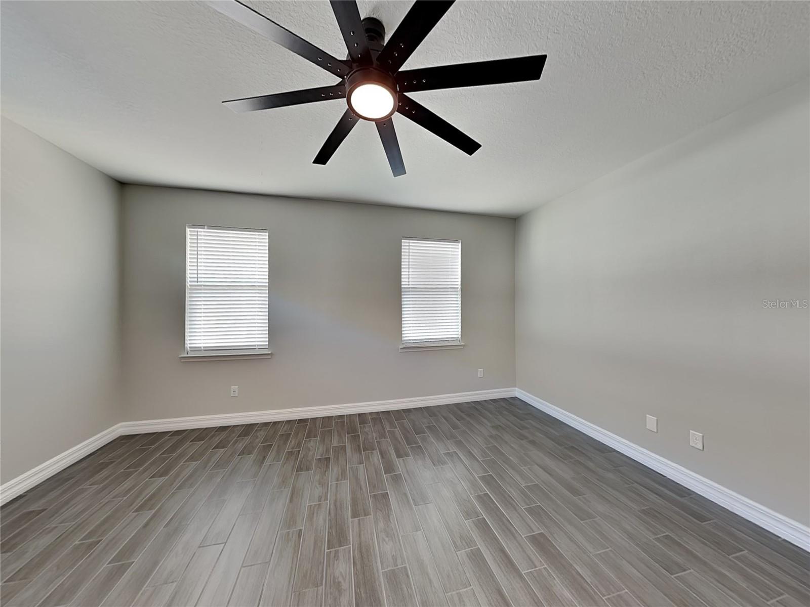 Image 7 of 20 For 1103 Silo Drive