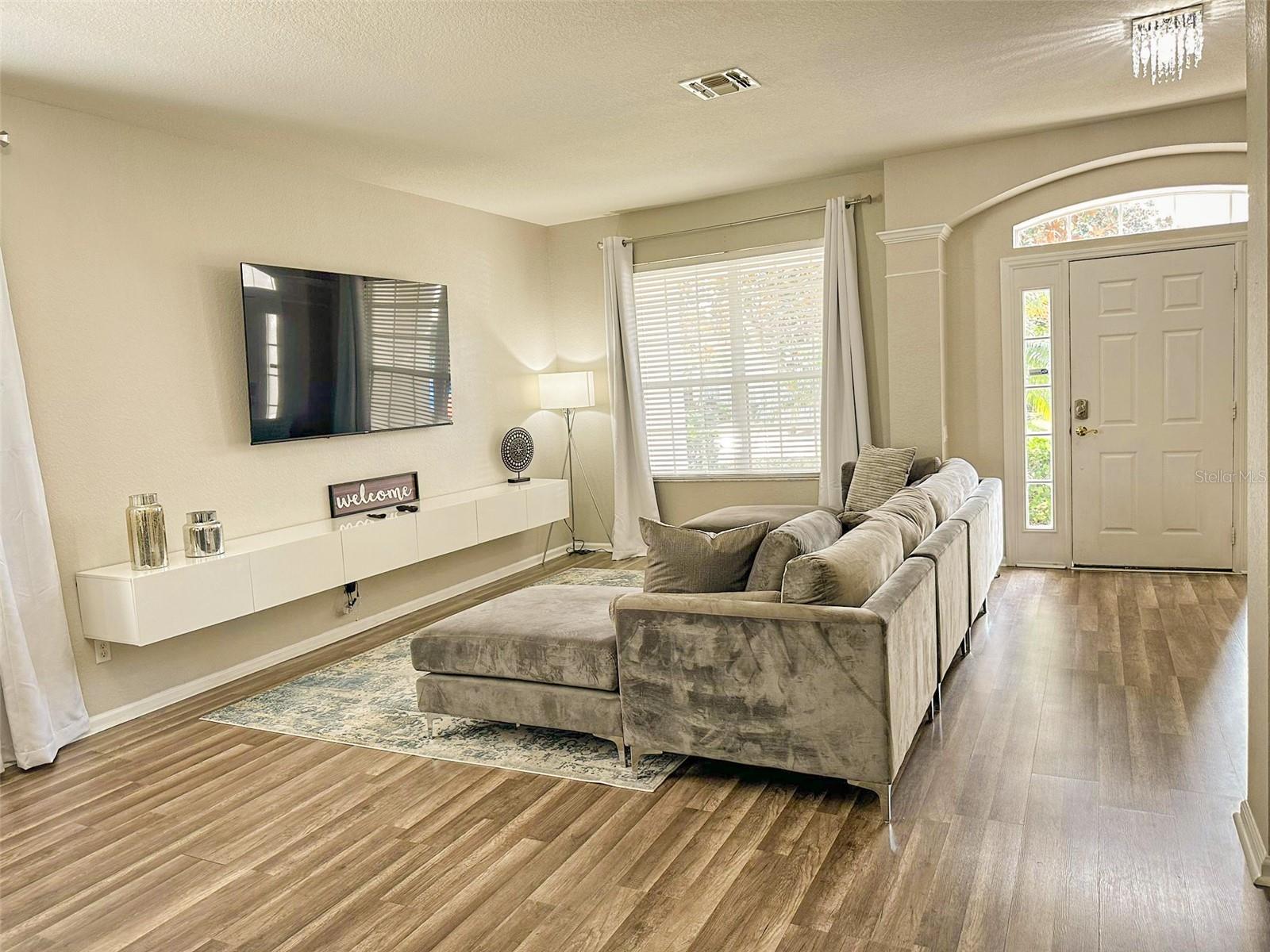 Image 8 of 63 For 7772 Basnett Circle