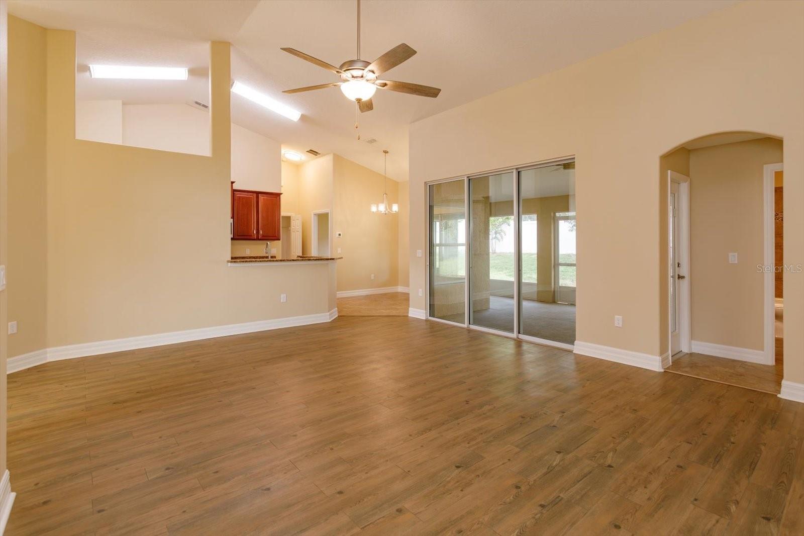 Listing photo id 8 for 1609 Oak Hollow Road