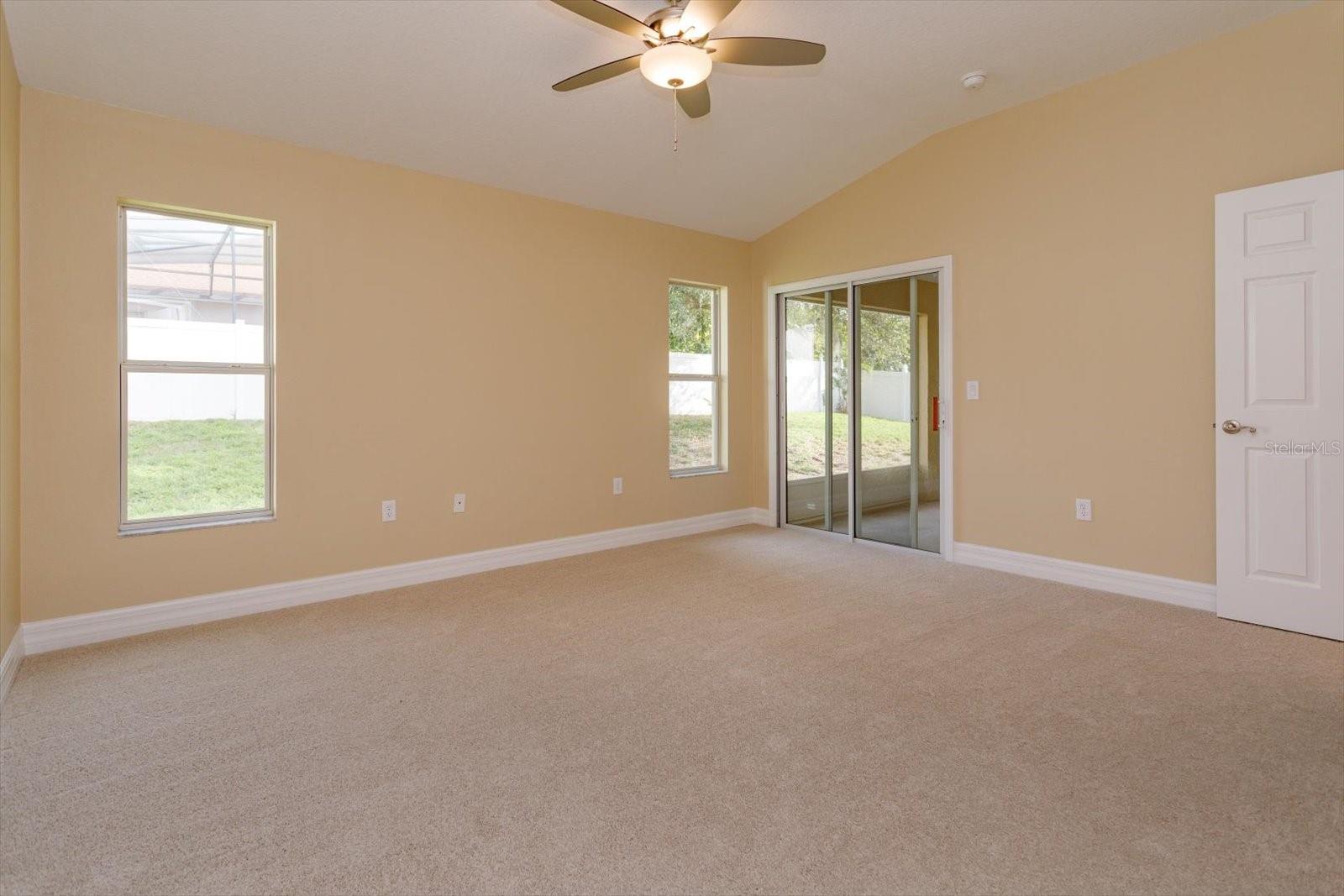 Listing photo id 17 for 1609 Oak Hollow Road