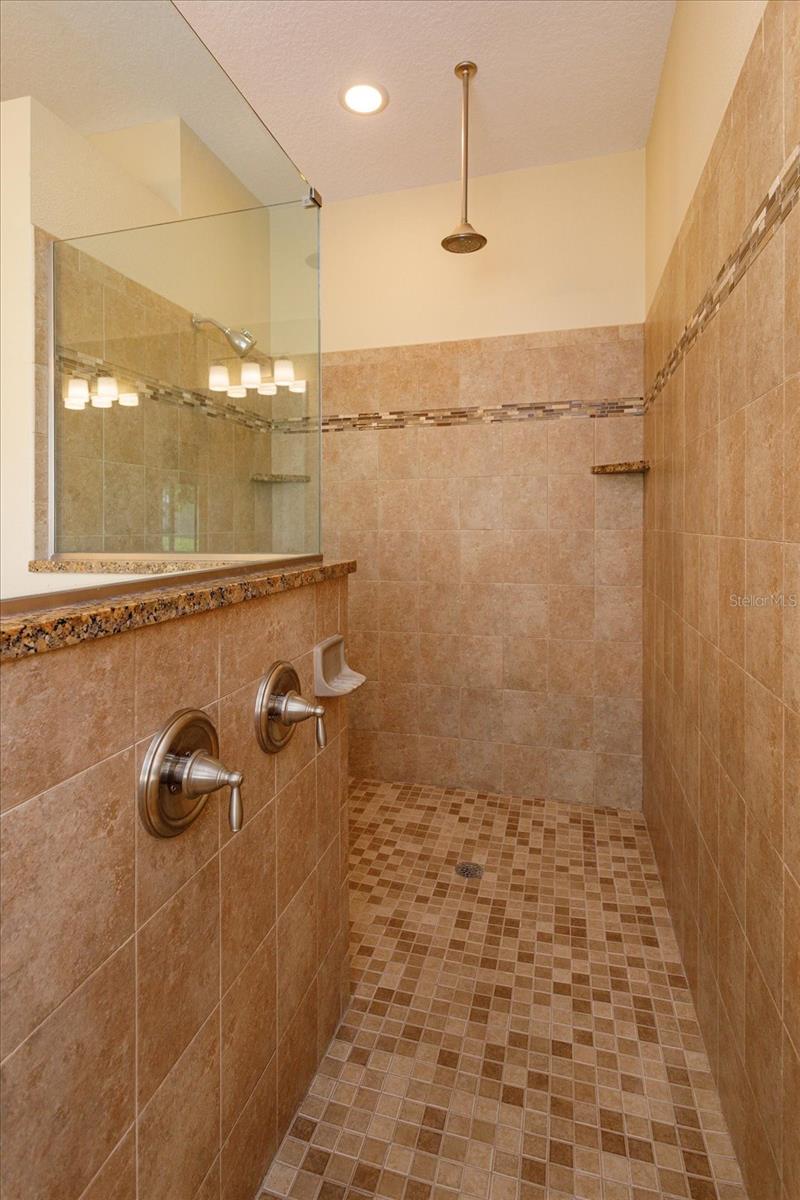 Listing photo id 20 for 1609 Oak Hollow Road