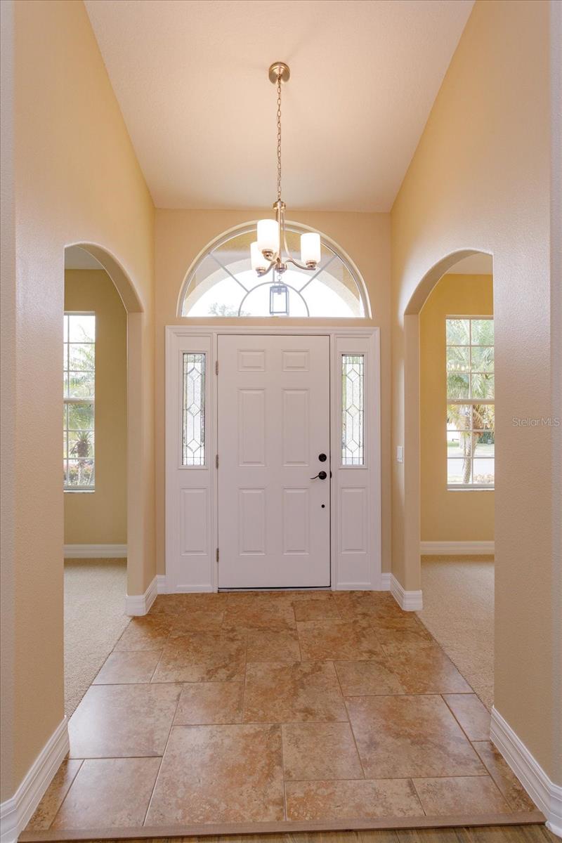 Listing photo id 2 for 1609 Oak Hollow Road