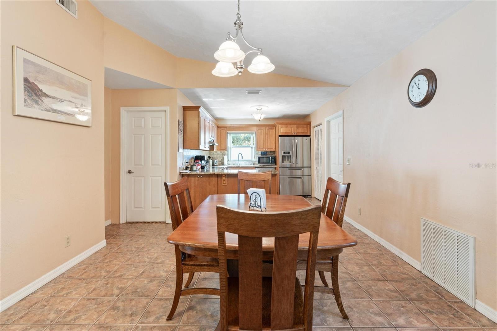 Image 11 of 39 For 2213 Needle Palm Drive