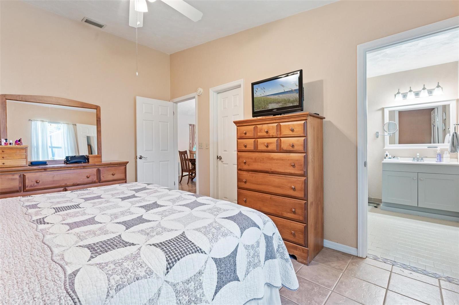 Image 16 of 39 For 2213 Needle Palm Drive