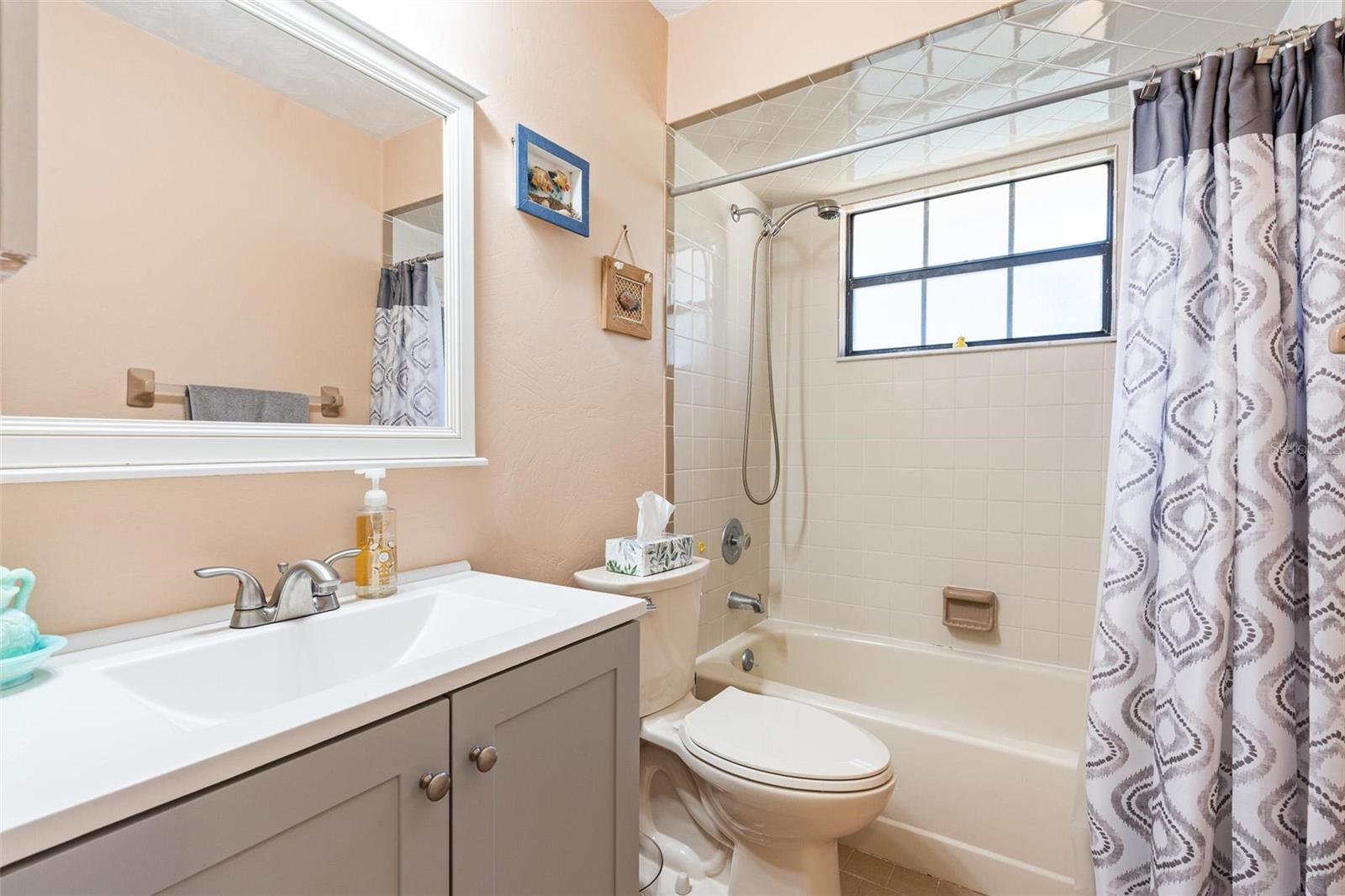 Image 20 of 39 For 2213 Needle Palm Drive