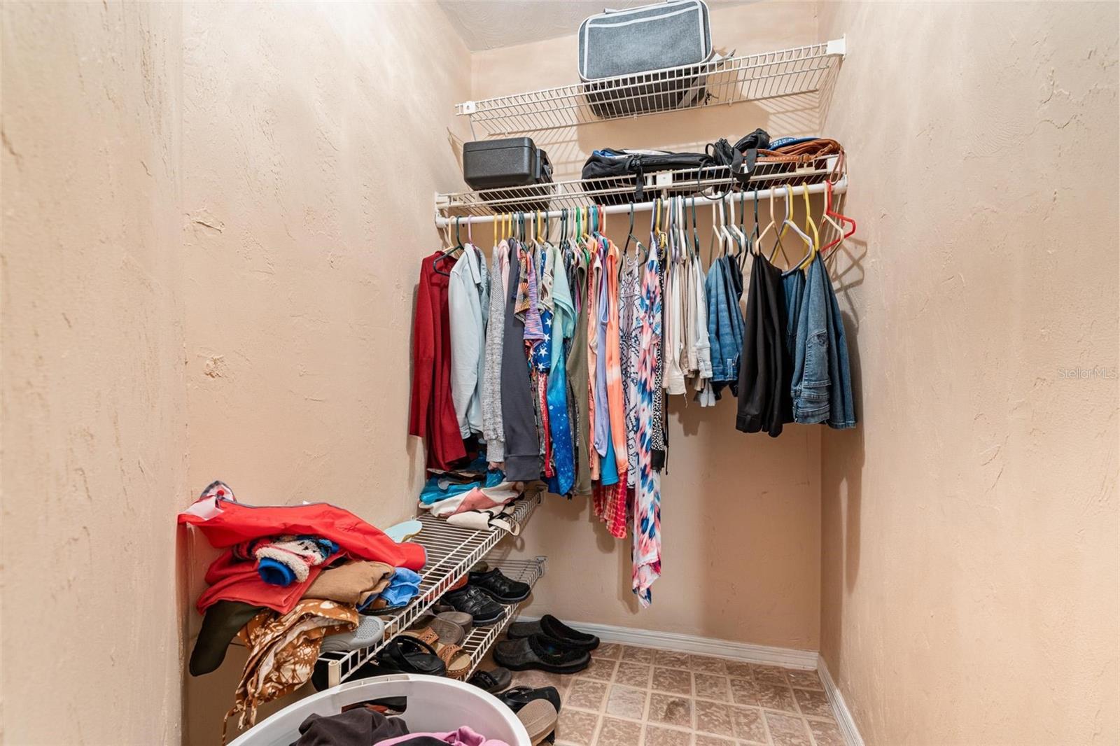 Image 21 of 39 For 2213 Needle Palm Drive