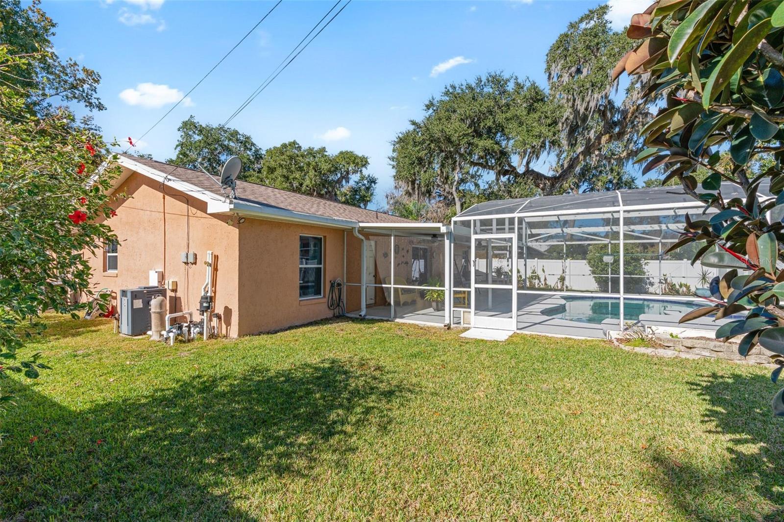 Image 28 of 39 For 2213 Needle Palm Drive