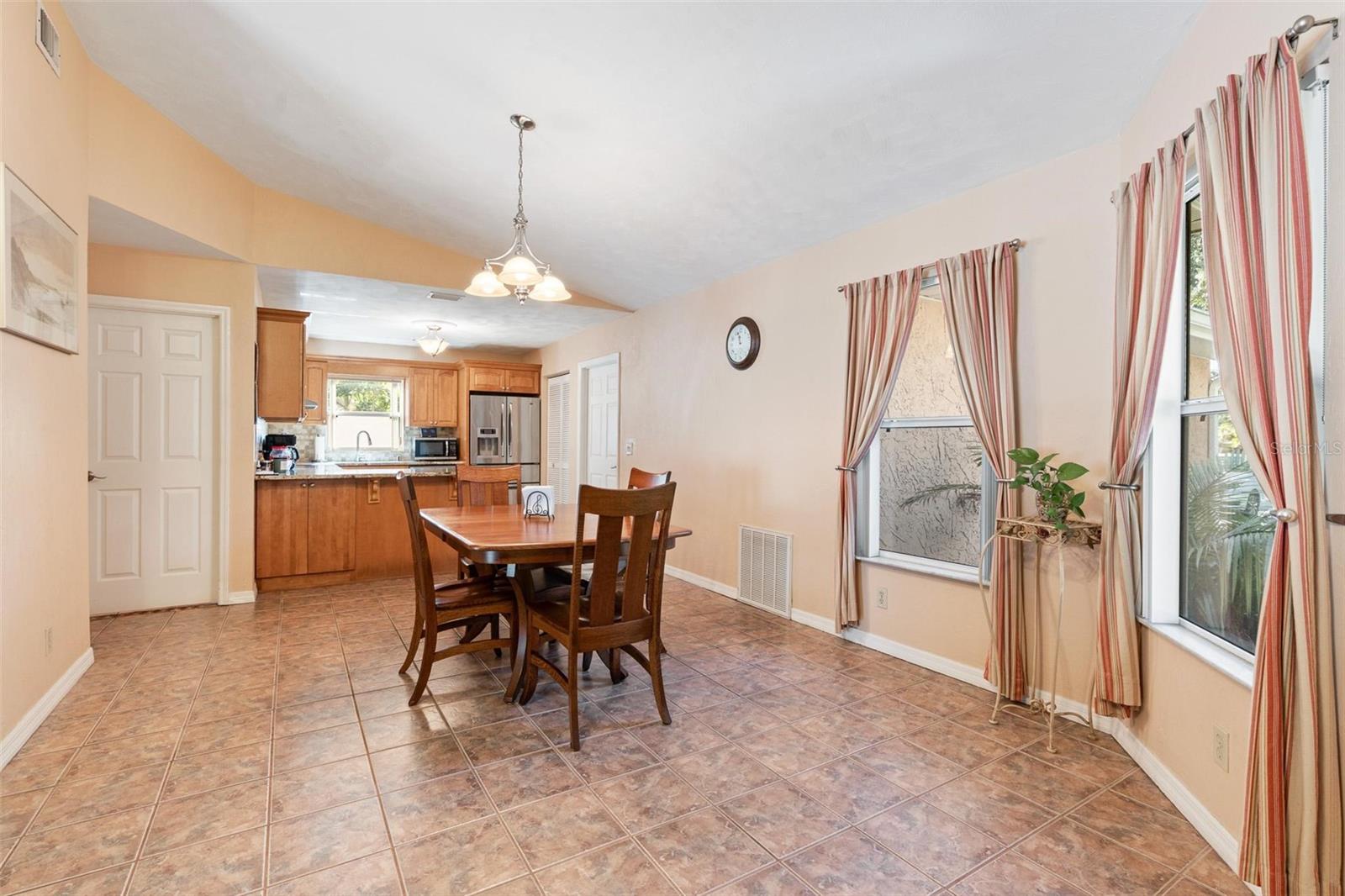 Image 9 of 39 For 2213 Needle Palm Drive