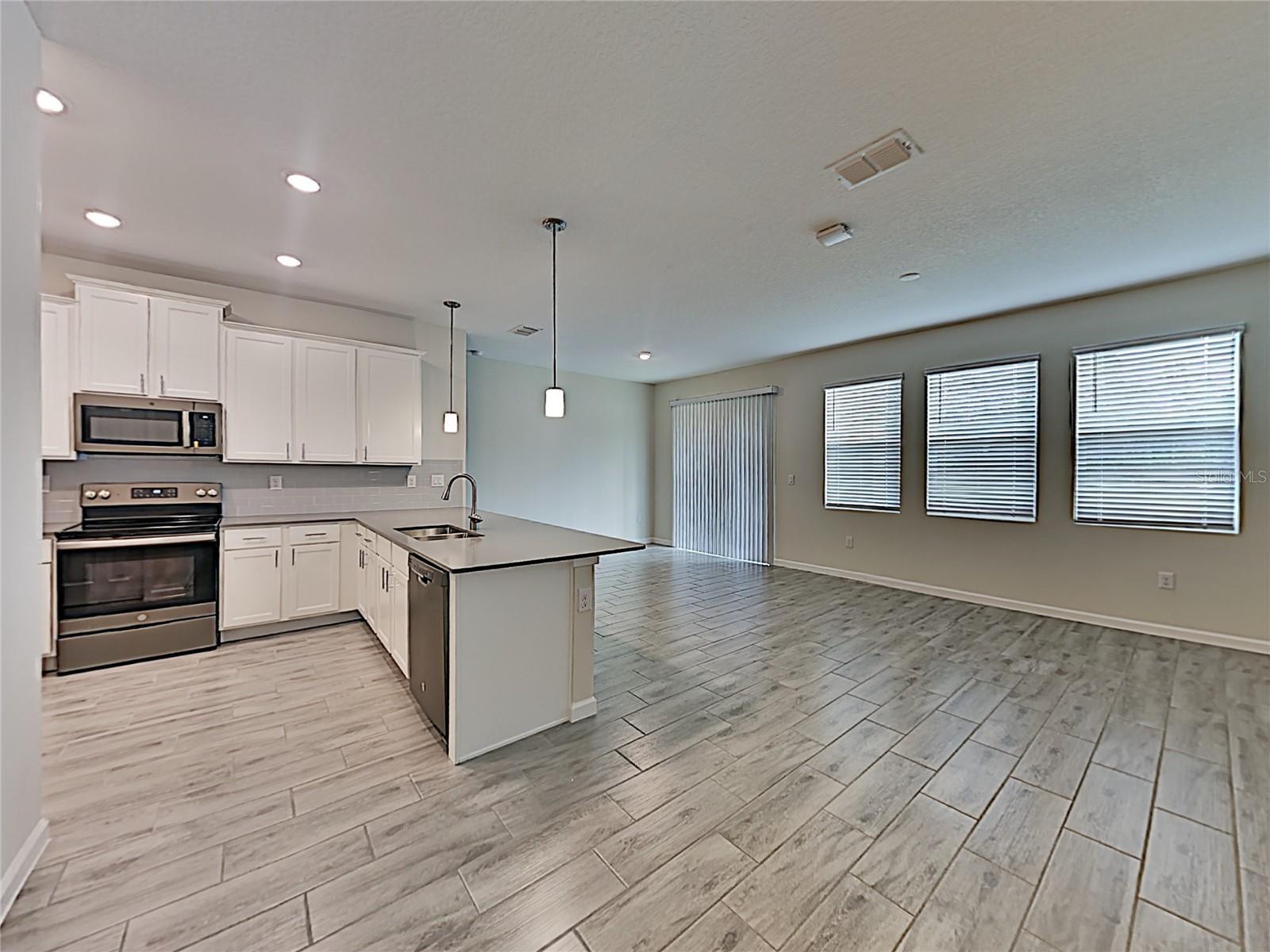 Image 3 of 15 For 9372 Tecumseh Drive