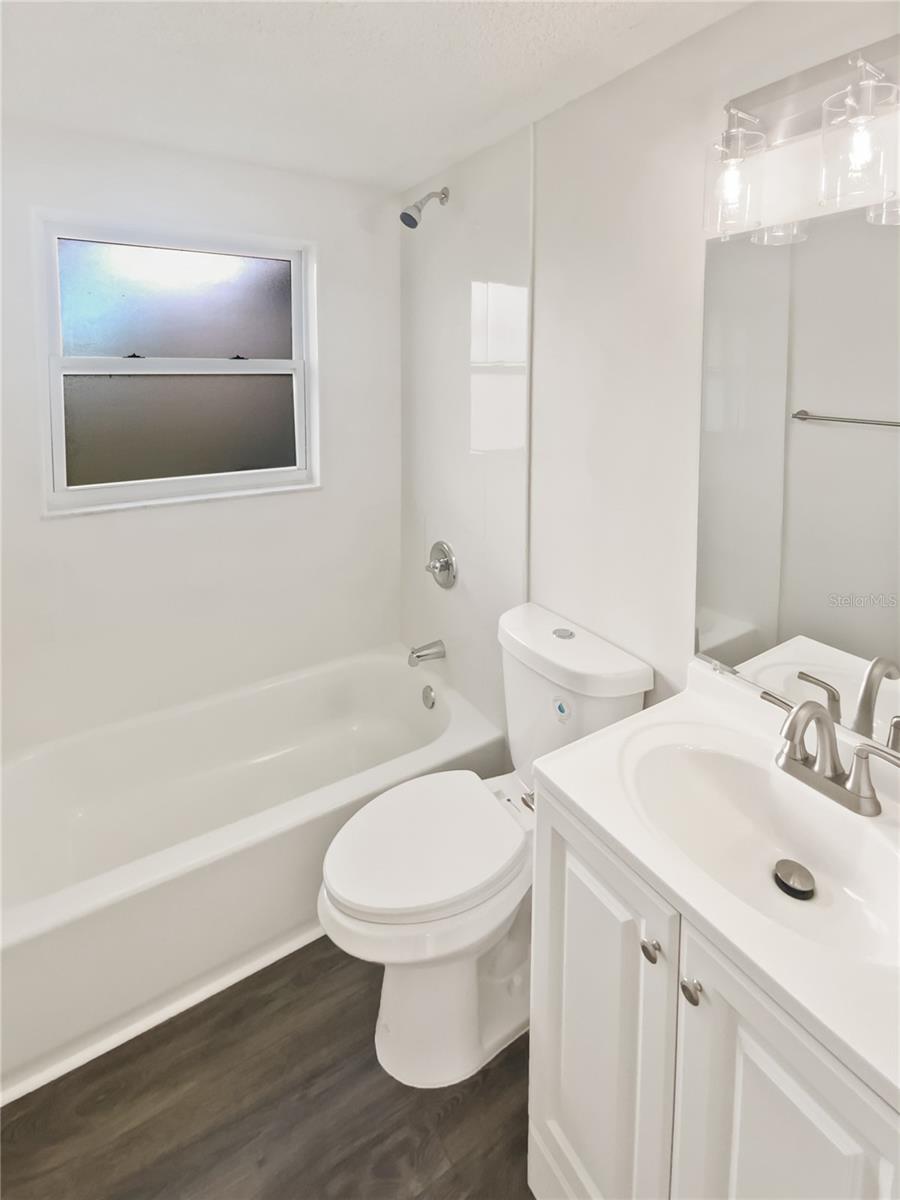 Image 21 of 24 For 13635 Frances Avenue