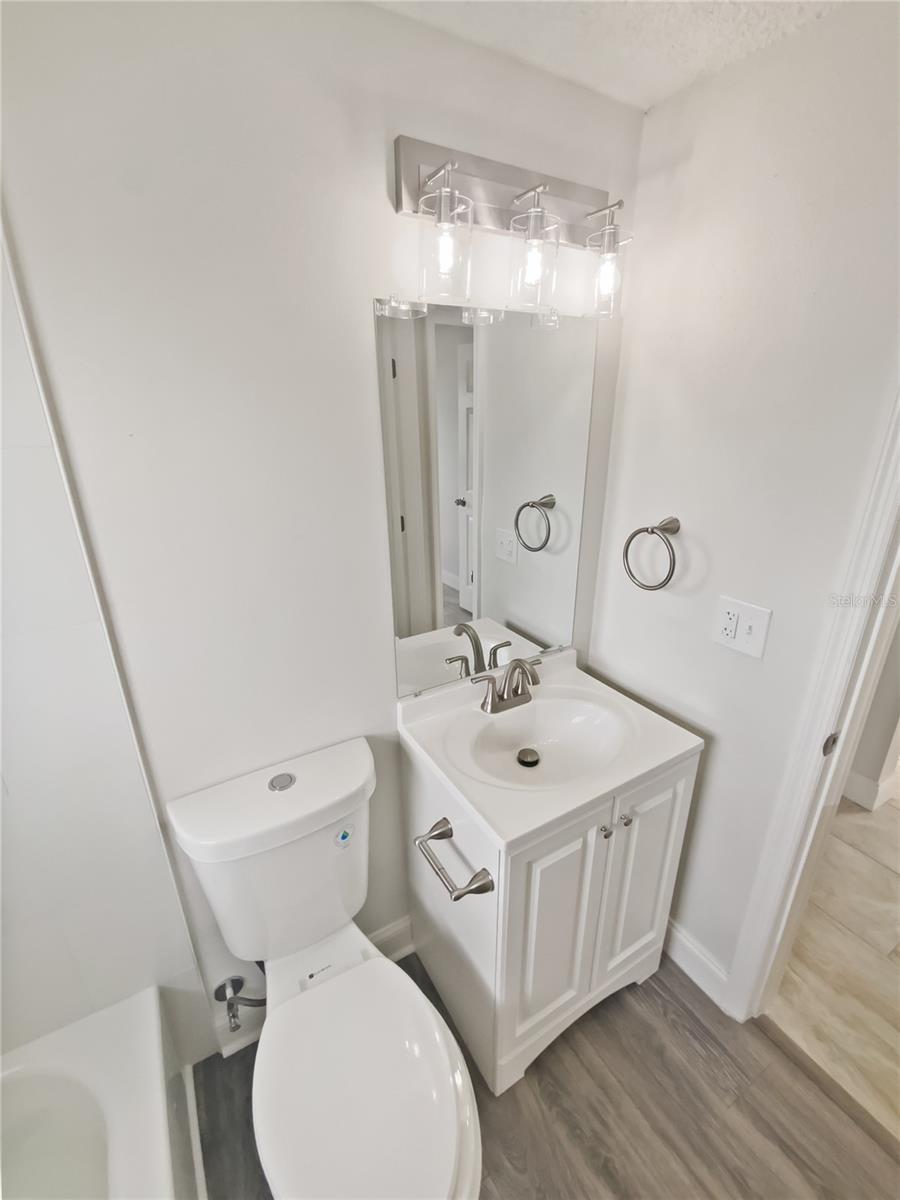 Image 22 of 24 For 13635 Frances Avenue