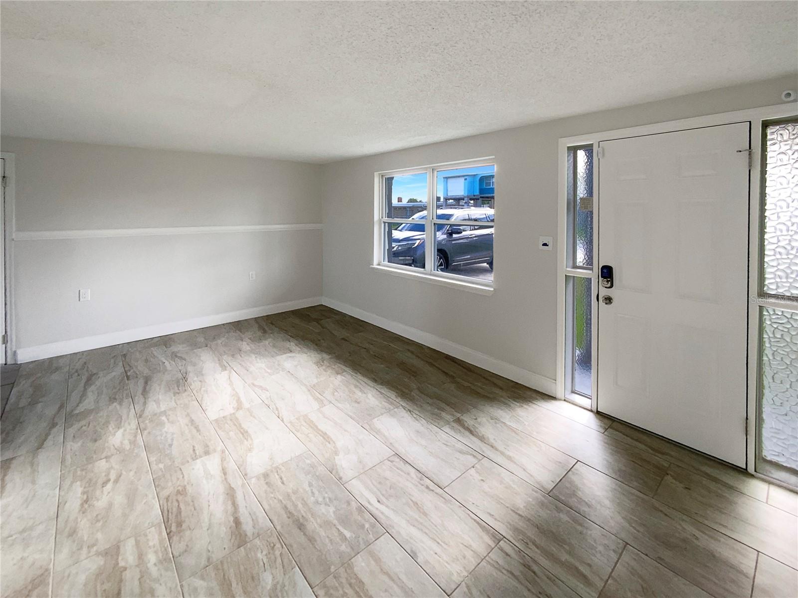 Image 3 of 24 For 13635 Frances Avenue