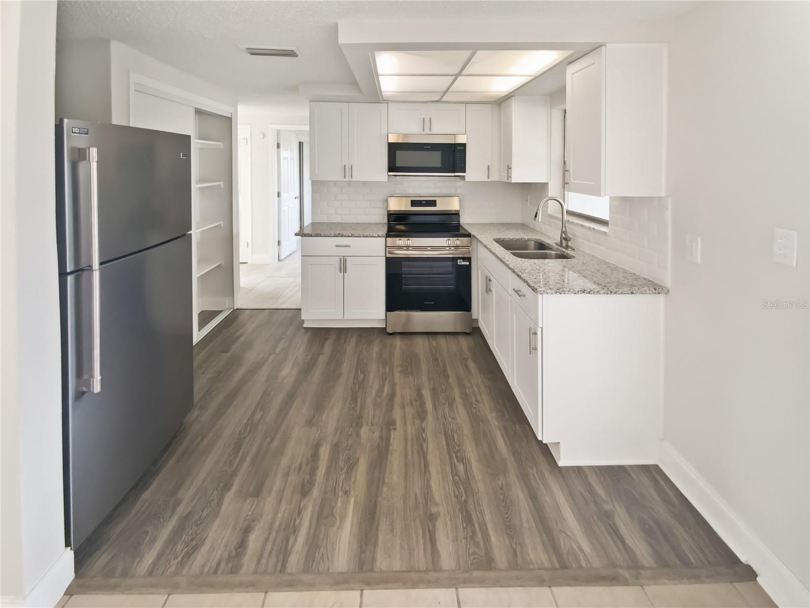 Image 6 of 24 For 13635 Frances Avenue