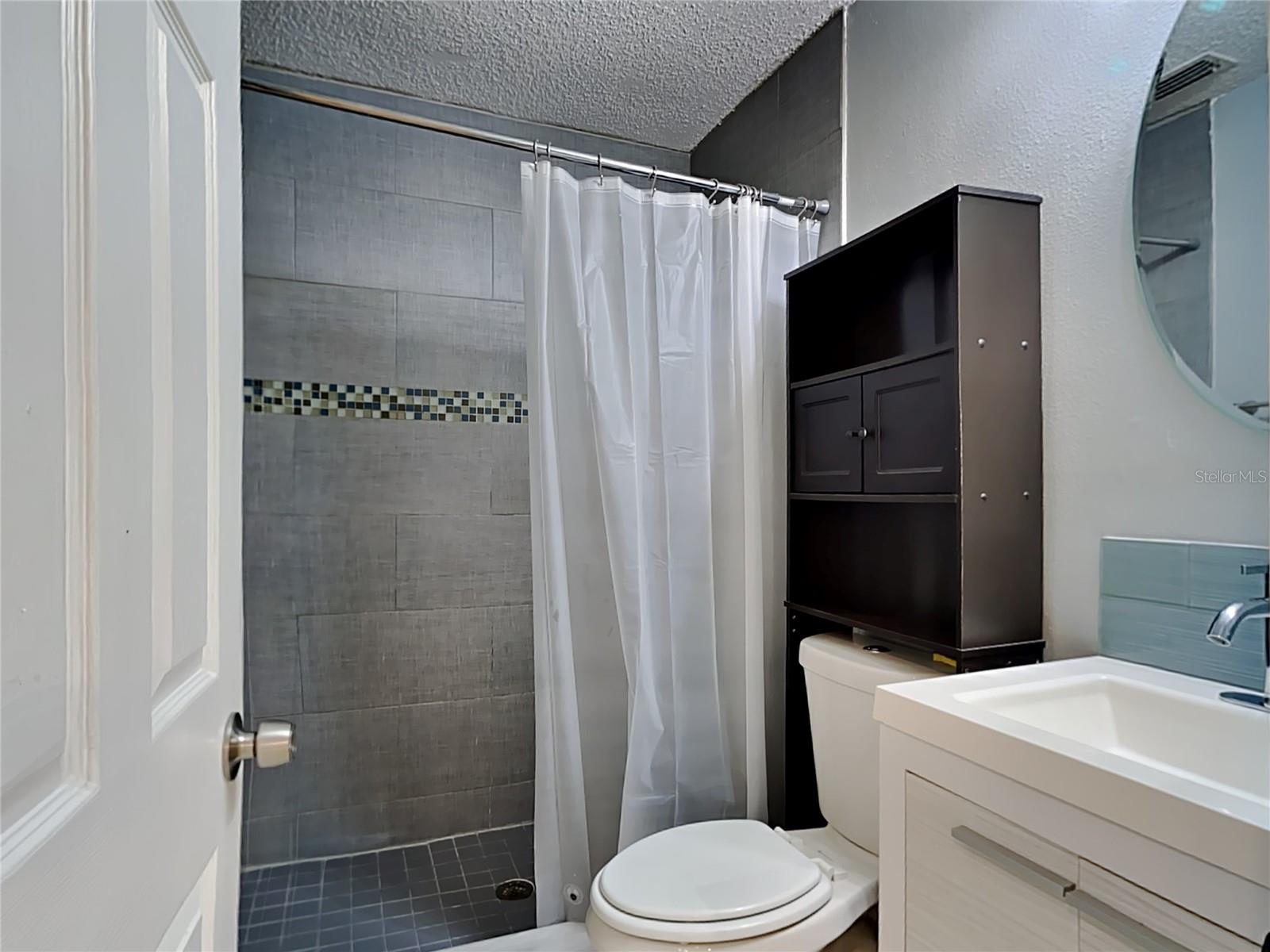 Image 13 of 18 For 6099 Colchester Avenue