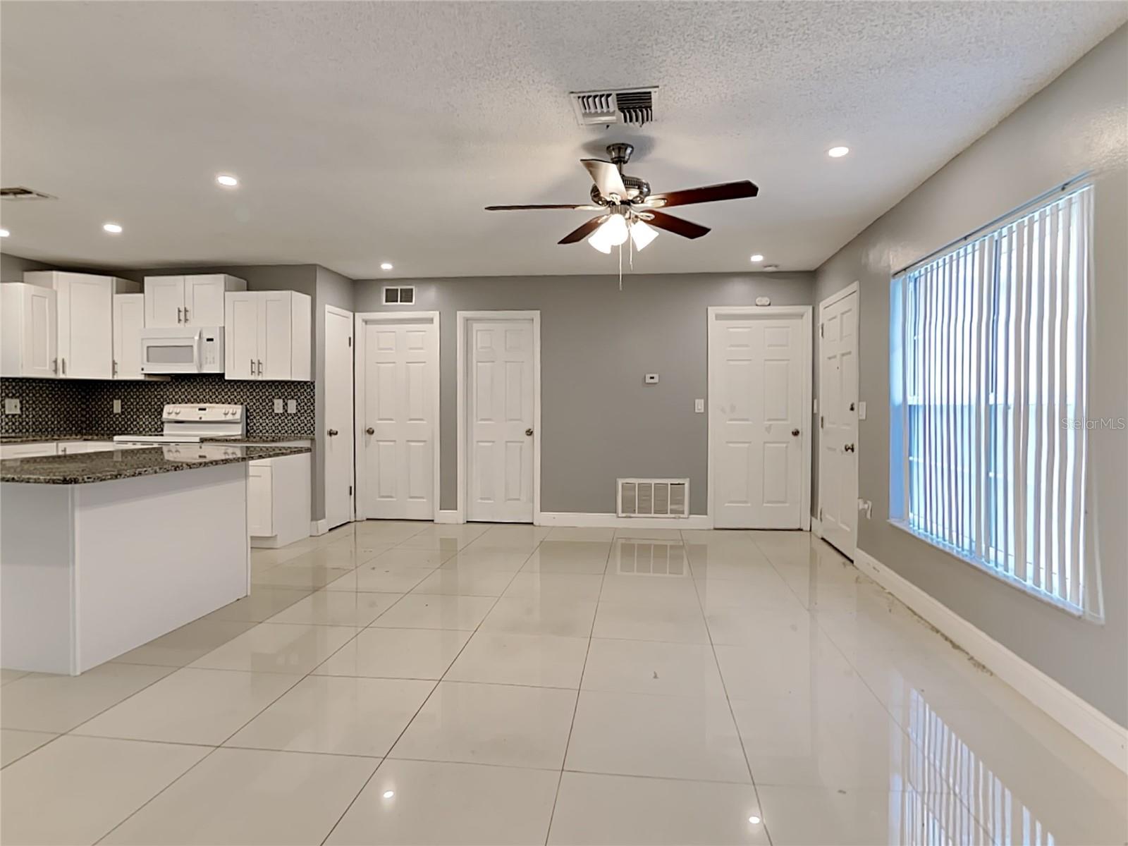 Image 4 of 18 For 6099 Colchester Avenue