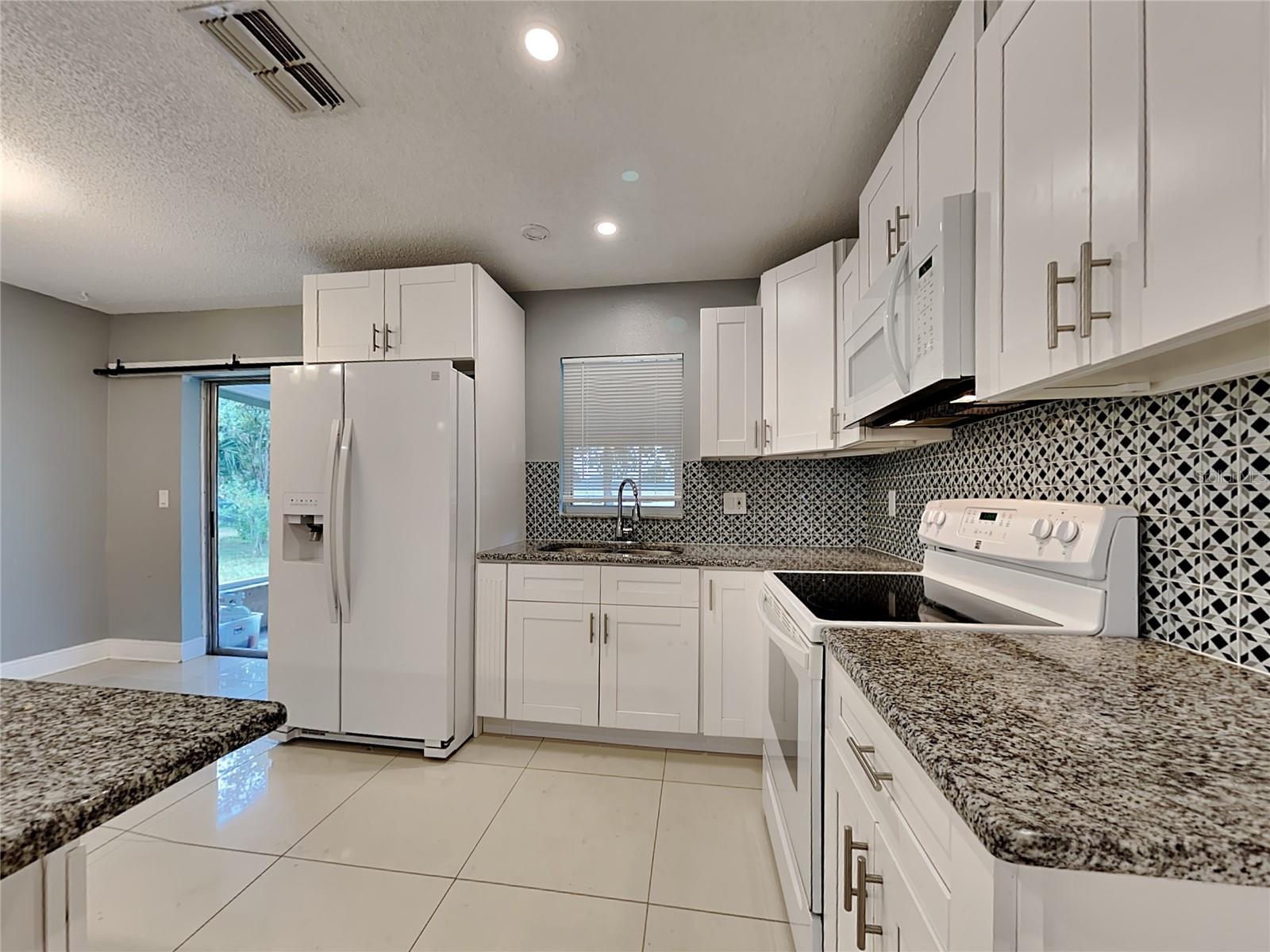 Image 5 of 18 For 6099 Colchester Avenue