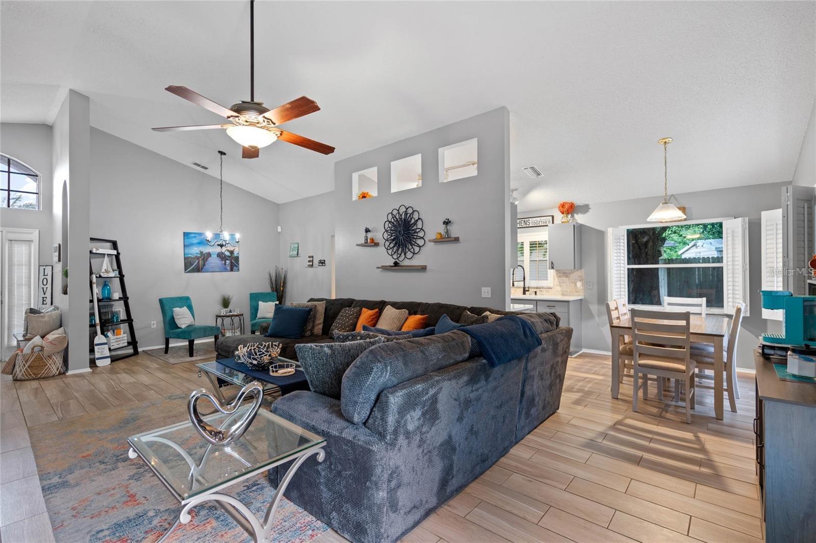 Image 6 of 22 For 541 Heather Glen Drive