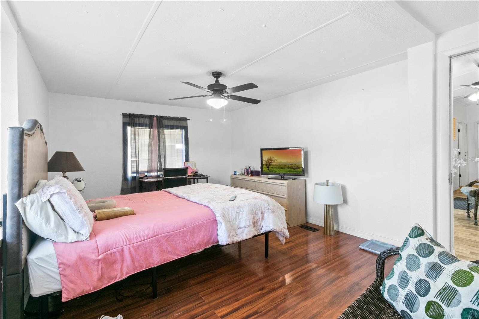 Image 22 of 29 For 18312 16th Avenue