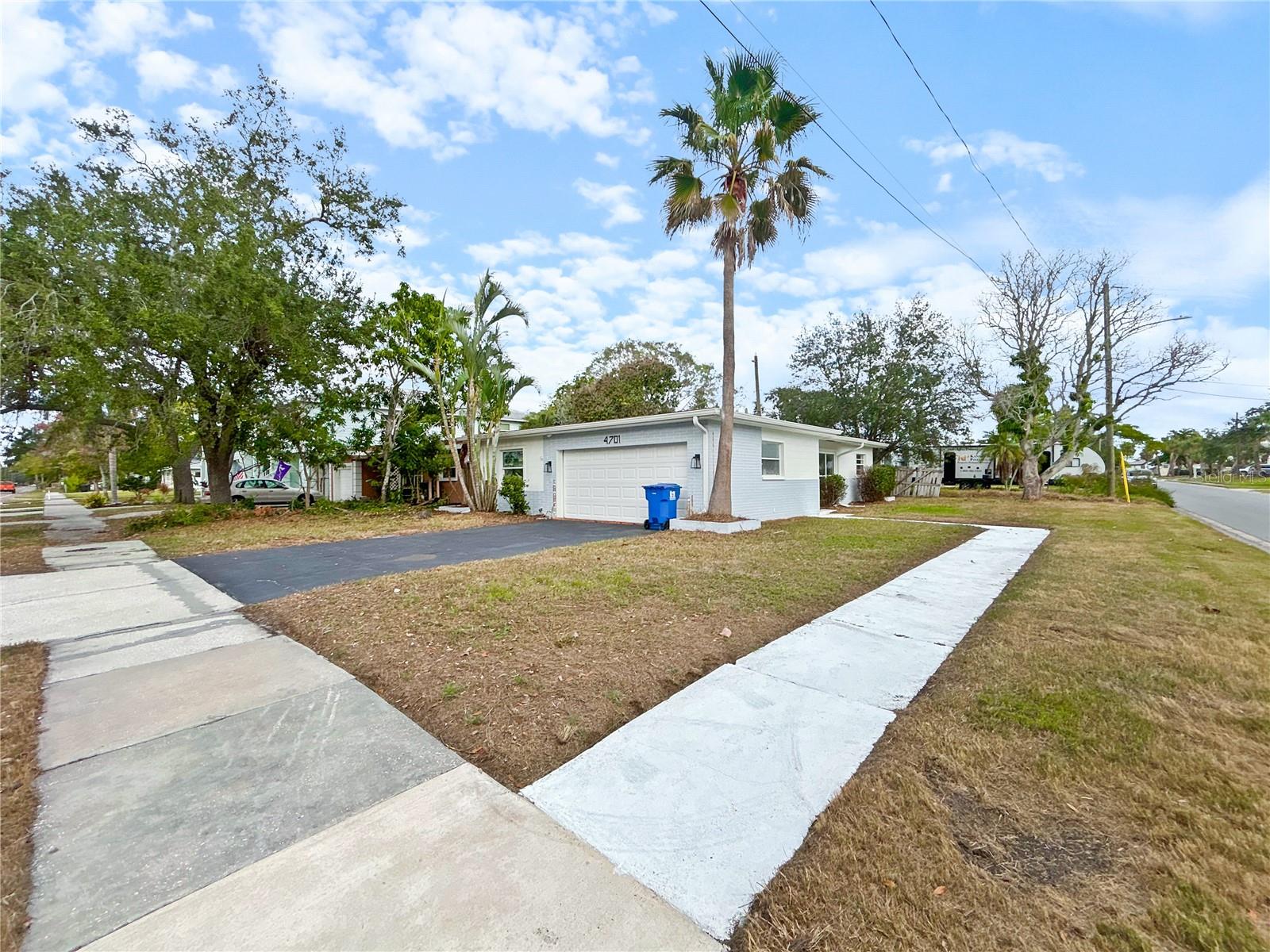 Image 4 of 14 For 4701 Chancellor Street Ne