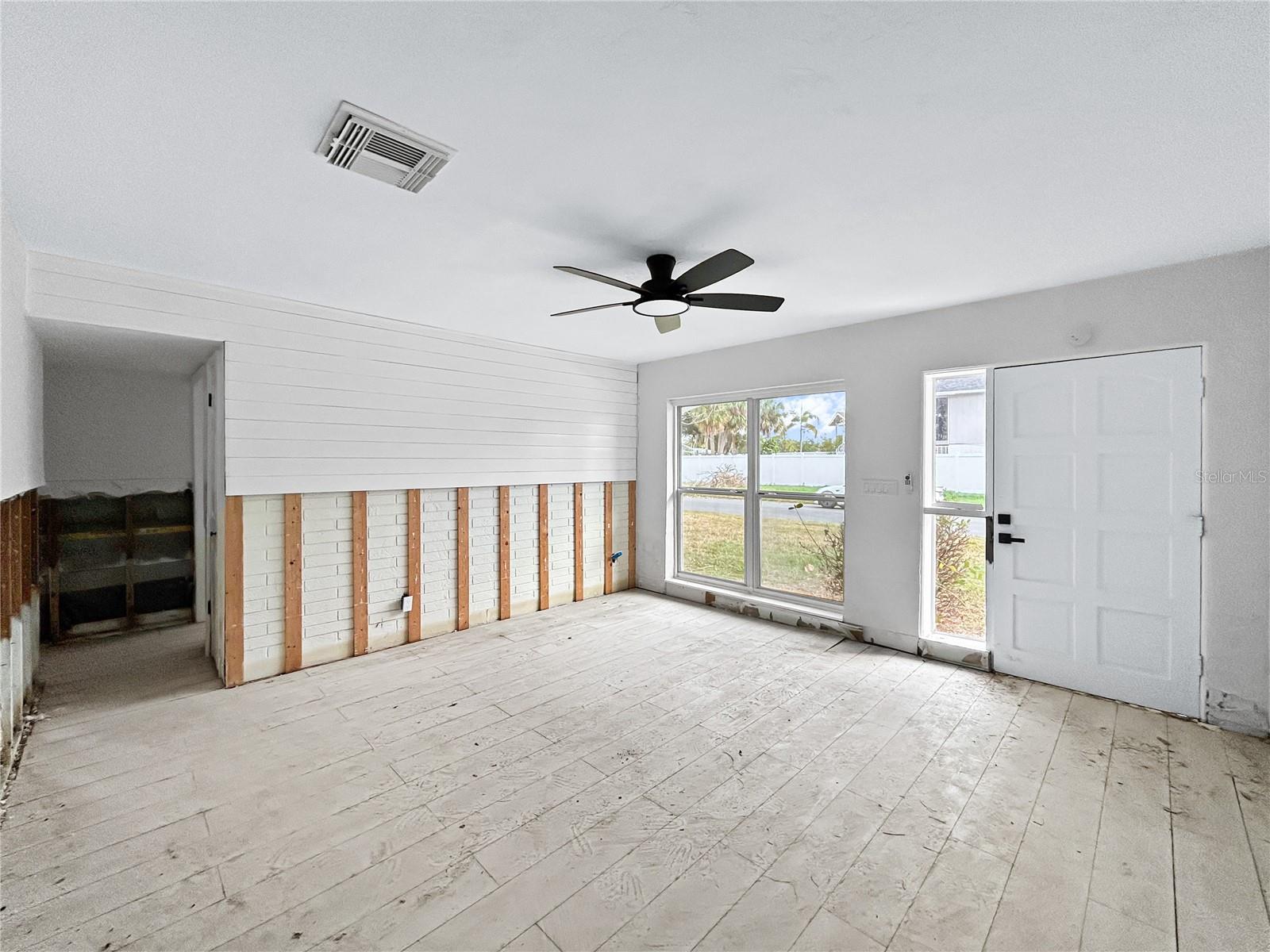 Image 5 of 14 For 4701 Chancellor Street Ne