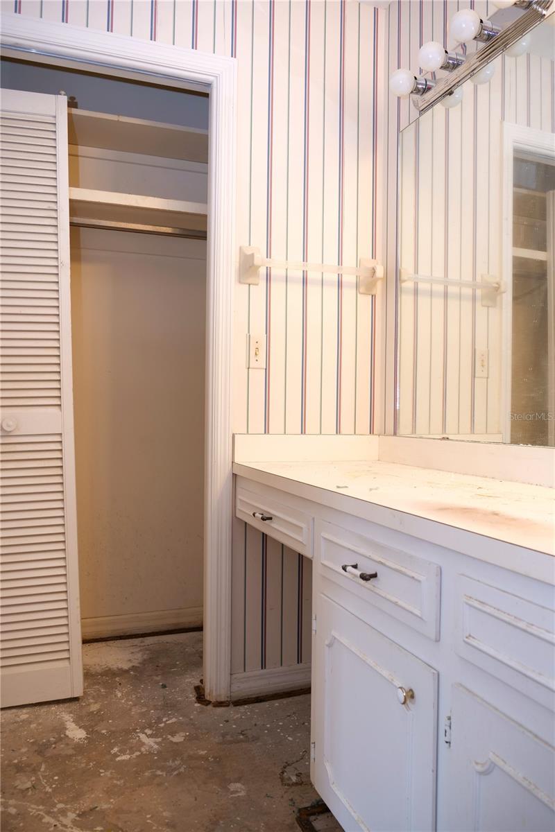 Image 20 of 29 For 2221 Santa Antilles Road