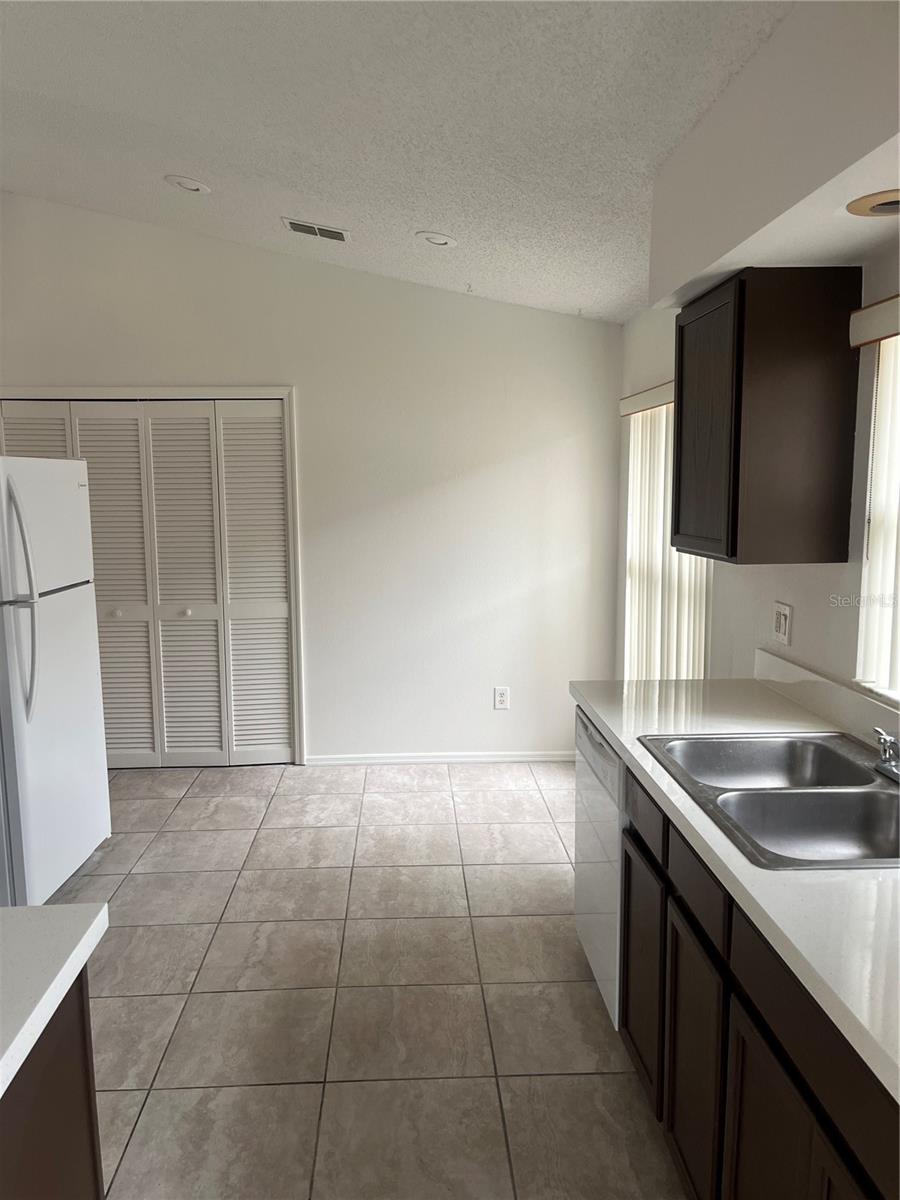 Image 7 of 19 For 13311 Meadowfield Drive