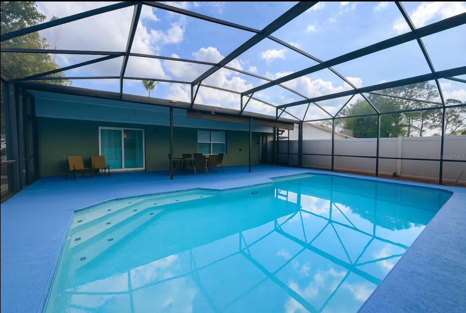 Image 15 of 16 For 3275 Smoke Signal Circle