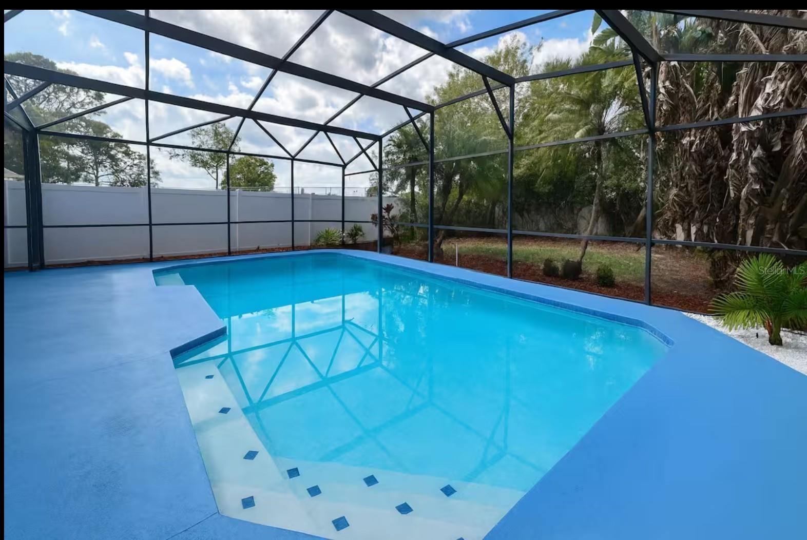 Image 16 of 16 For 3275 Smoke Signal Circle