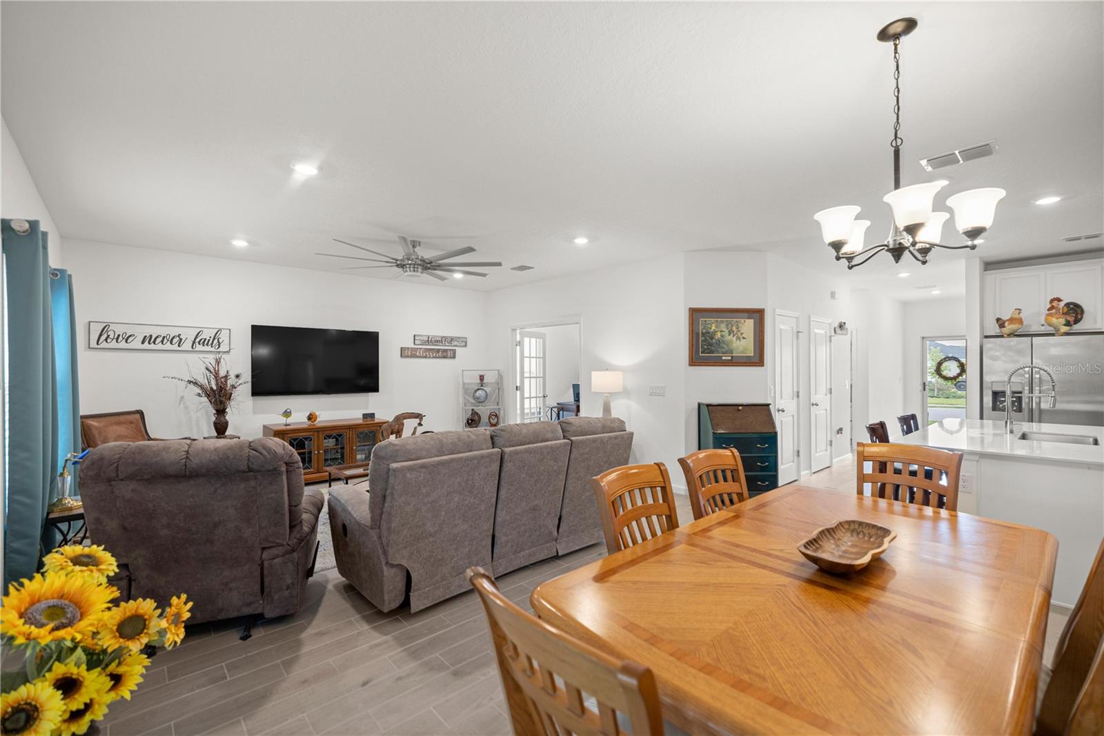 Image 10 of 33 For 7727 74th Loop