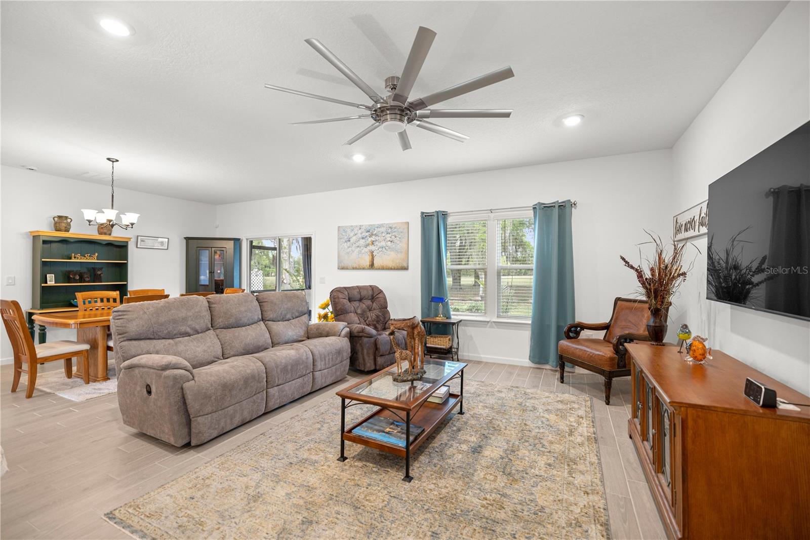 Image 11 of 33 For 7727 74th Loop