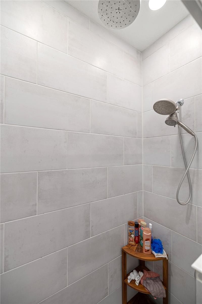 Image 18 of 33 For 7727 74th Loop