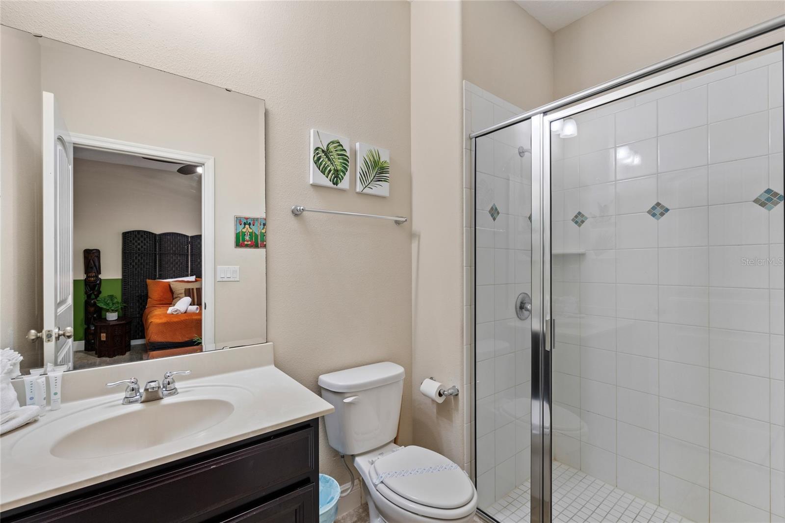 Image 22 of 63 For 5376 Oakbourne Avenue