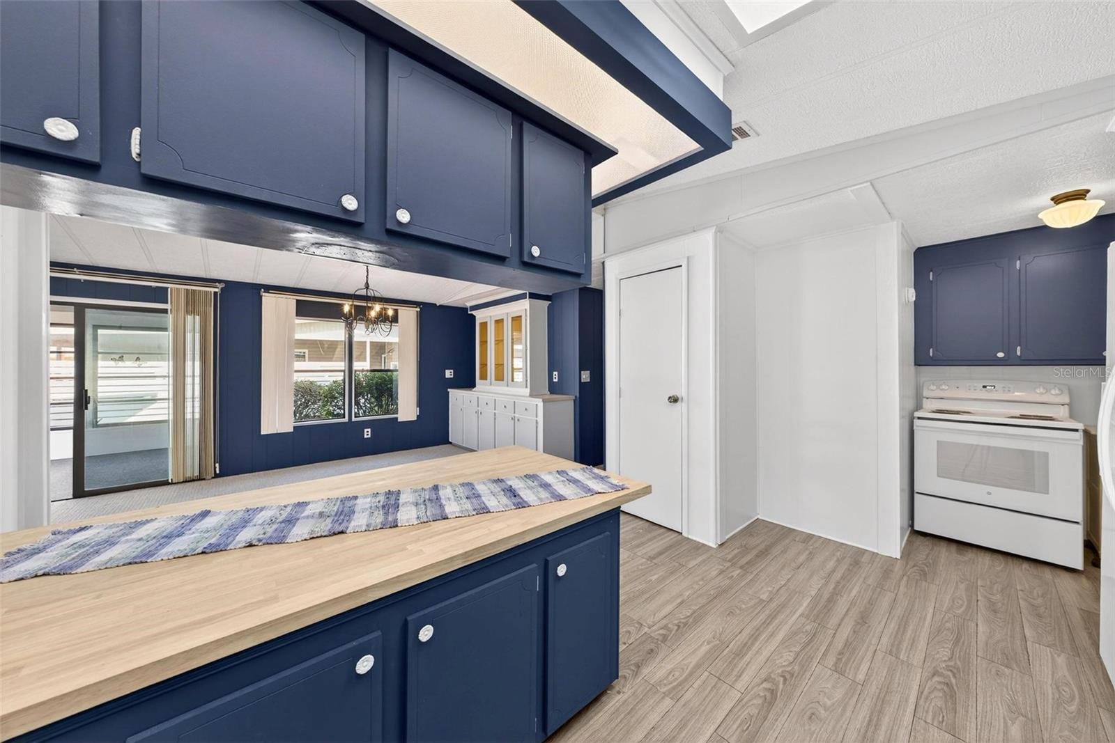 Image 14 of 90 For 1342 Elkhart Circle