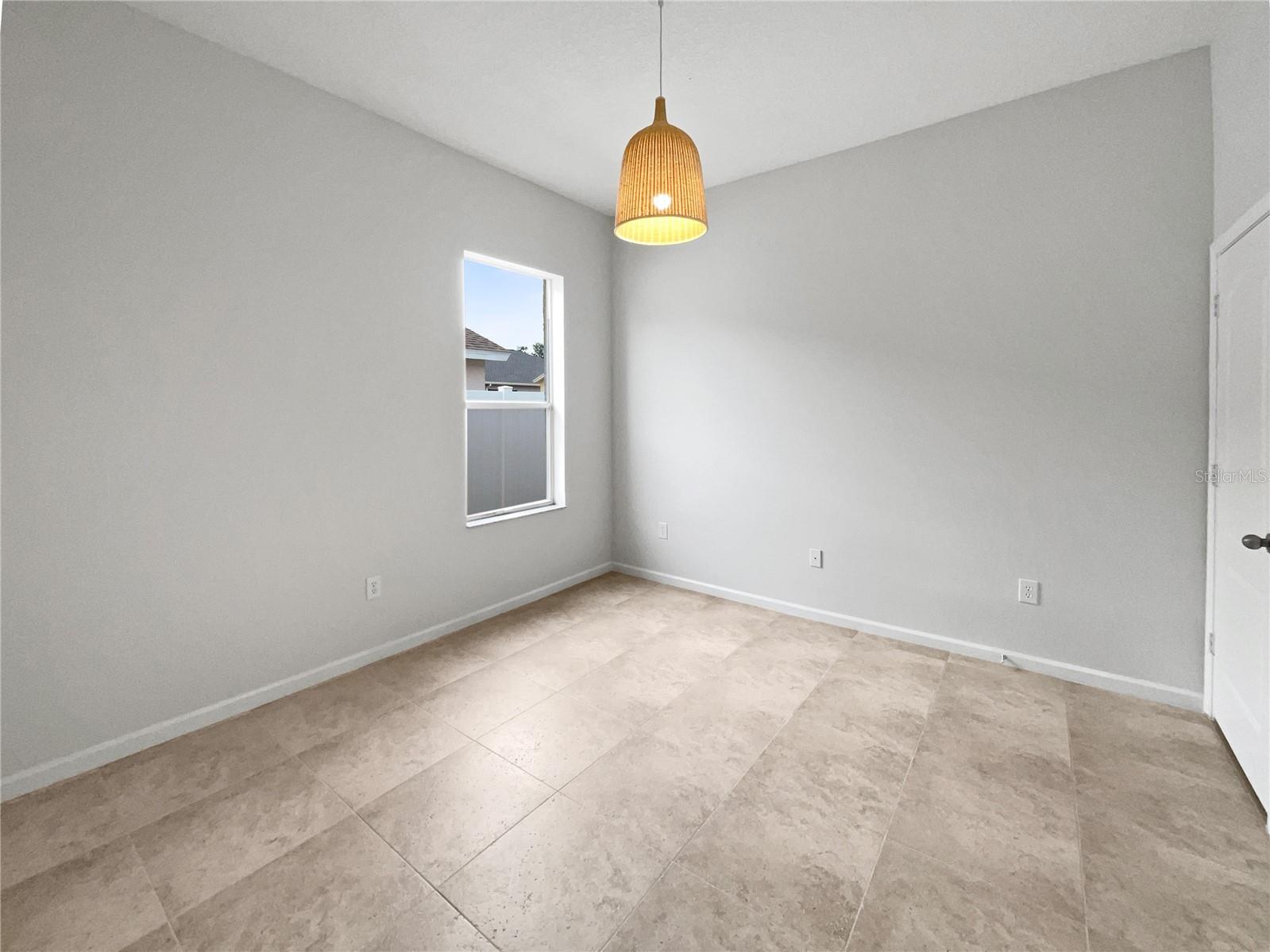 Listing photo id 2 for 2046 Heartland Circle