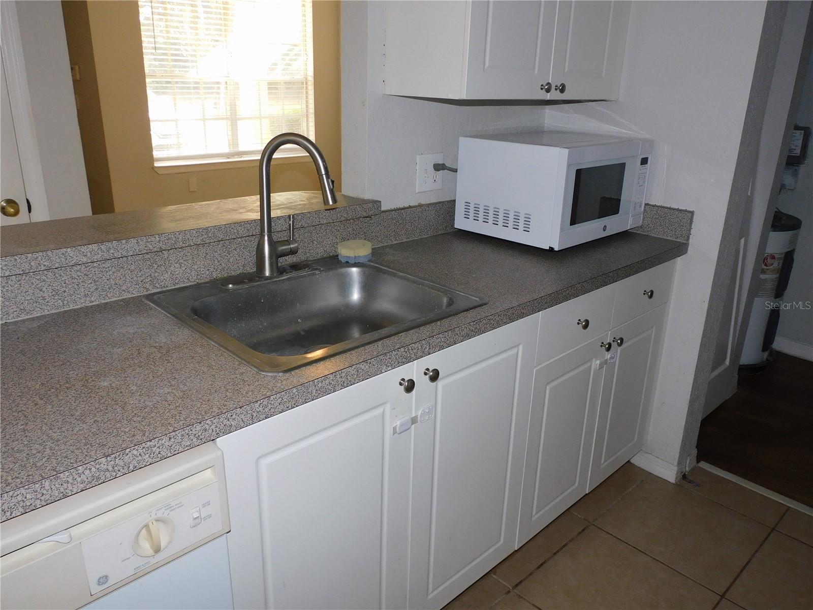 Image 18 of 29 For 824 Grand Regency Point 102