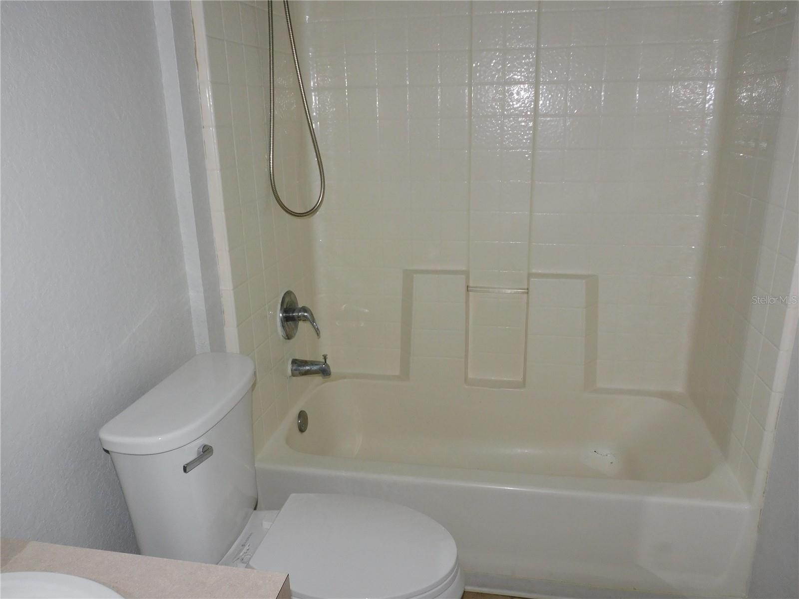 Image 26 of 29 For 824 Grand Regency Point 102