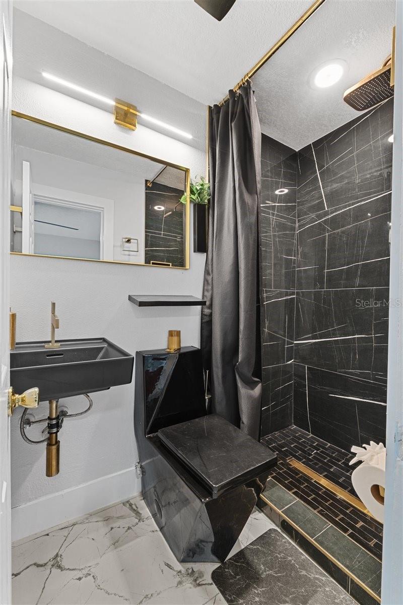 Image 22 of 45 For 8120 Gondola Drive