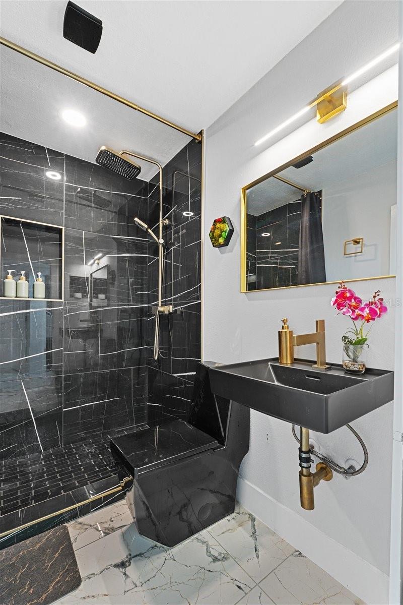 Image 33 of 45 For 8120 Gondola Drive