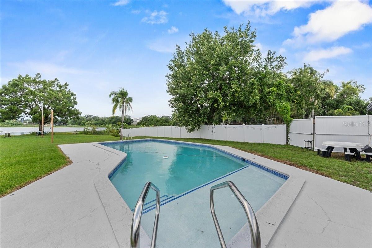 Image 36 of 45 For 8120 Gondola Drive