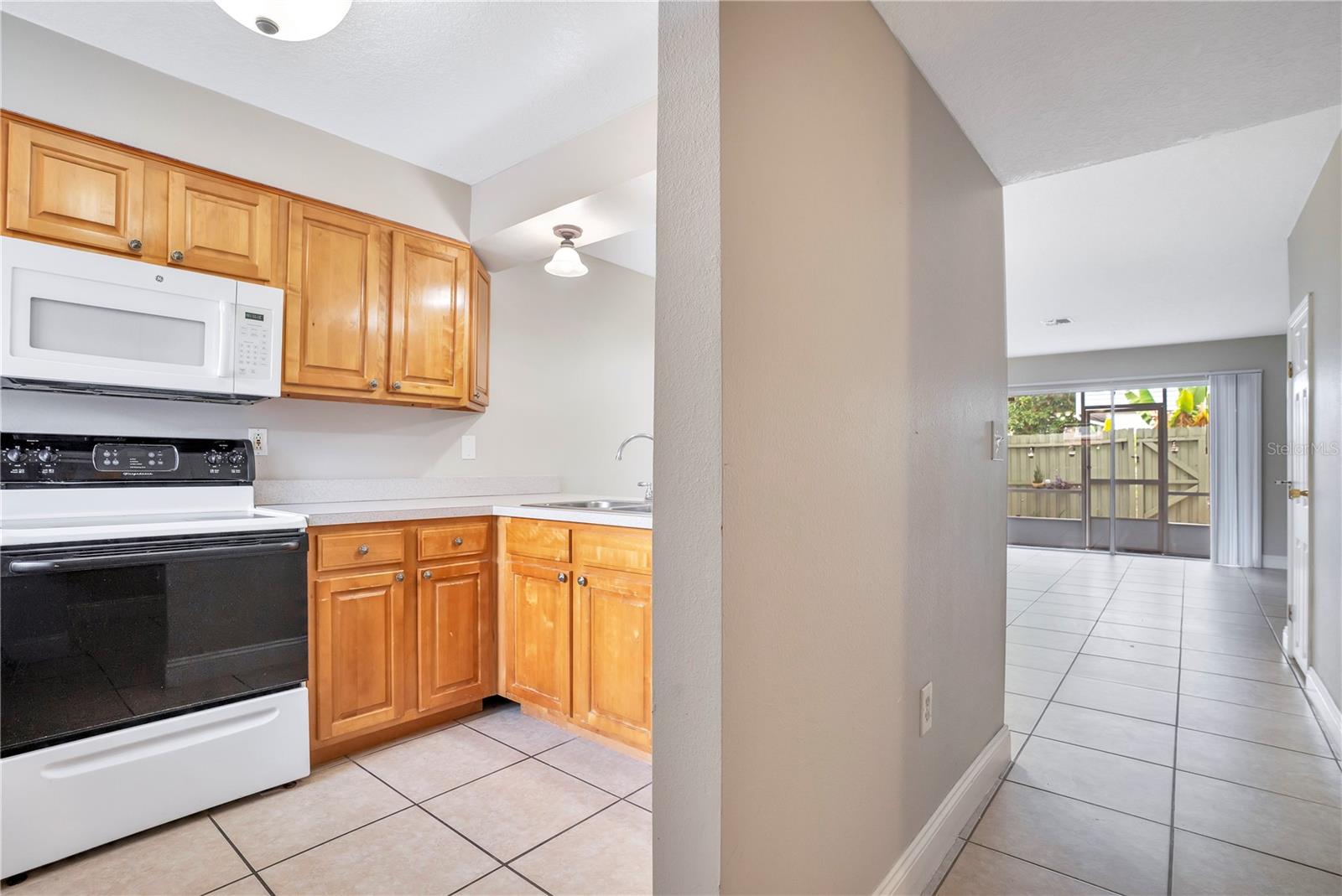 Image 11 of 35 For 1824 Amberly Avenue T8