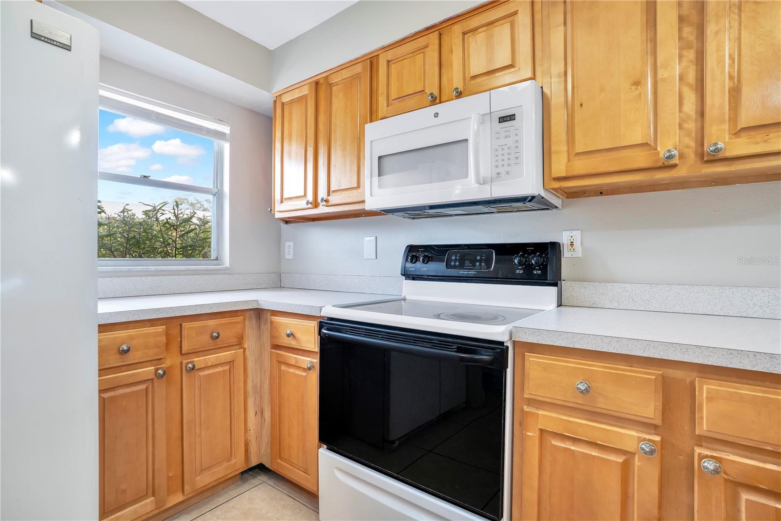 Image 13 of 35 For 1824 Amberly Avenue T8