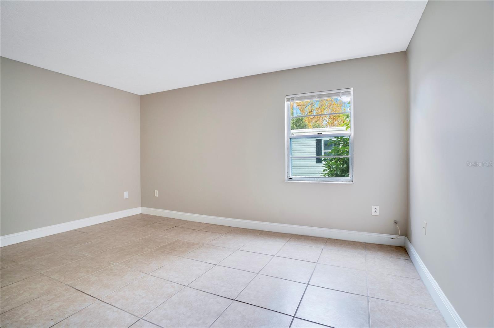 Image 17 of 35 For 1824 Amberly Avenue T8