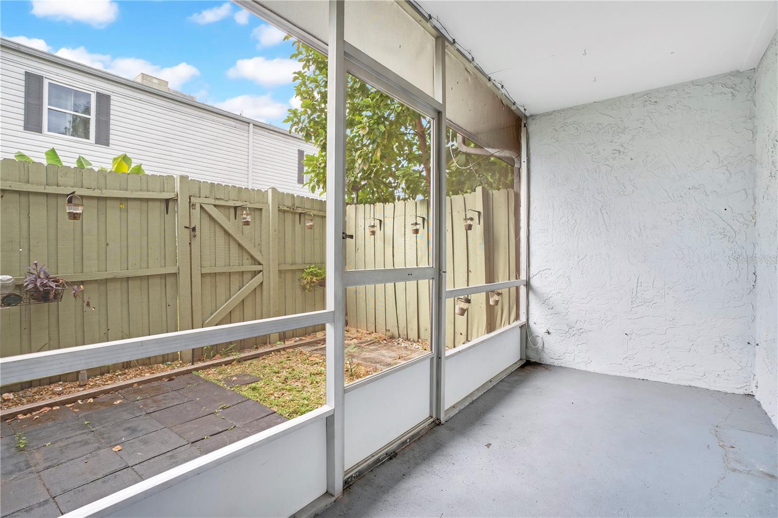 Image 26 of 35 For 1824 Amberly Avenue T8