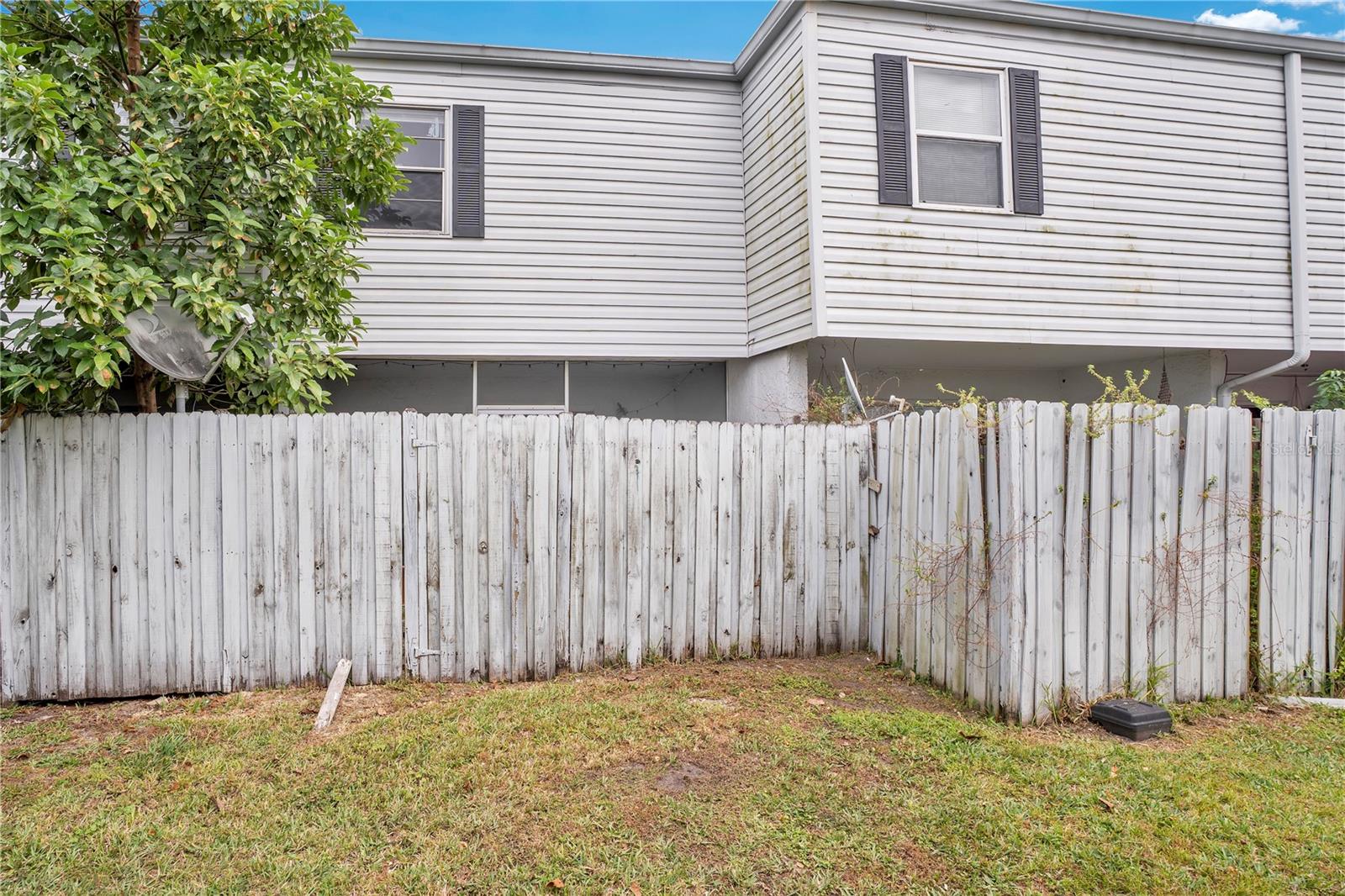 Image 27 of 35 For 1824 Amberly Avenue T8