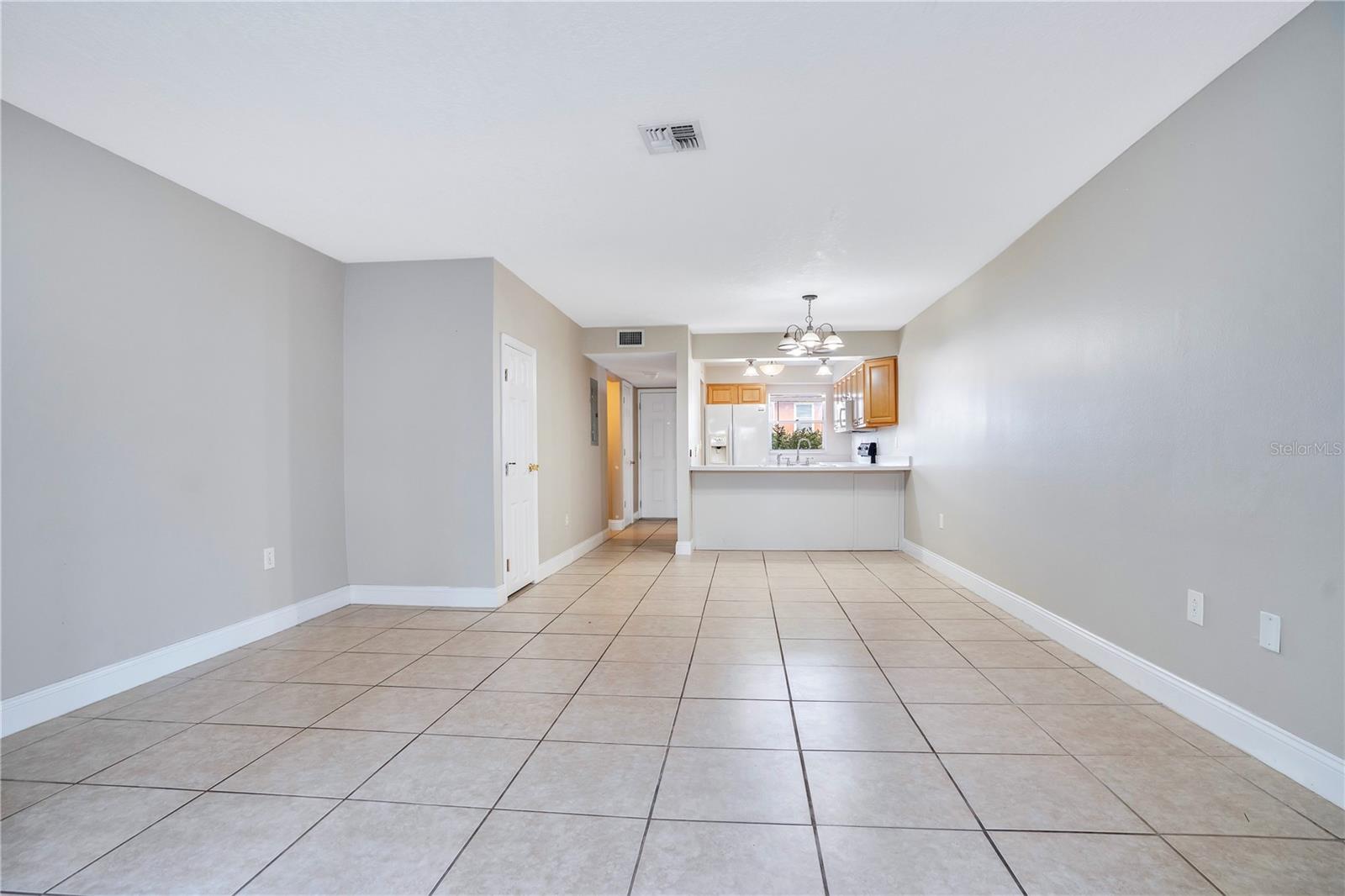 Image 5 of 35 For 1824 Amberly Avenue T8